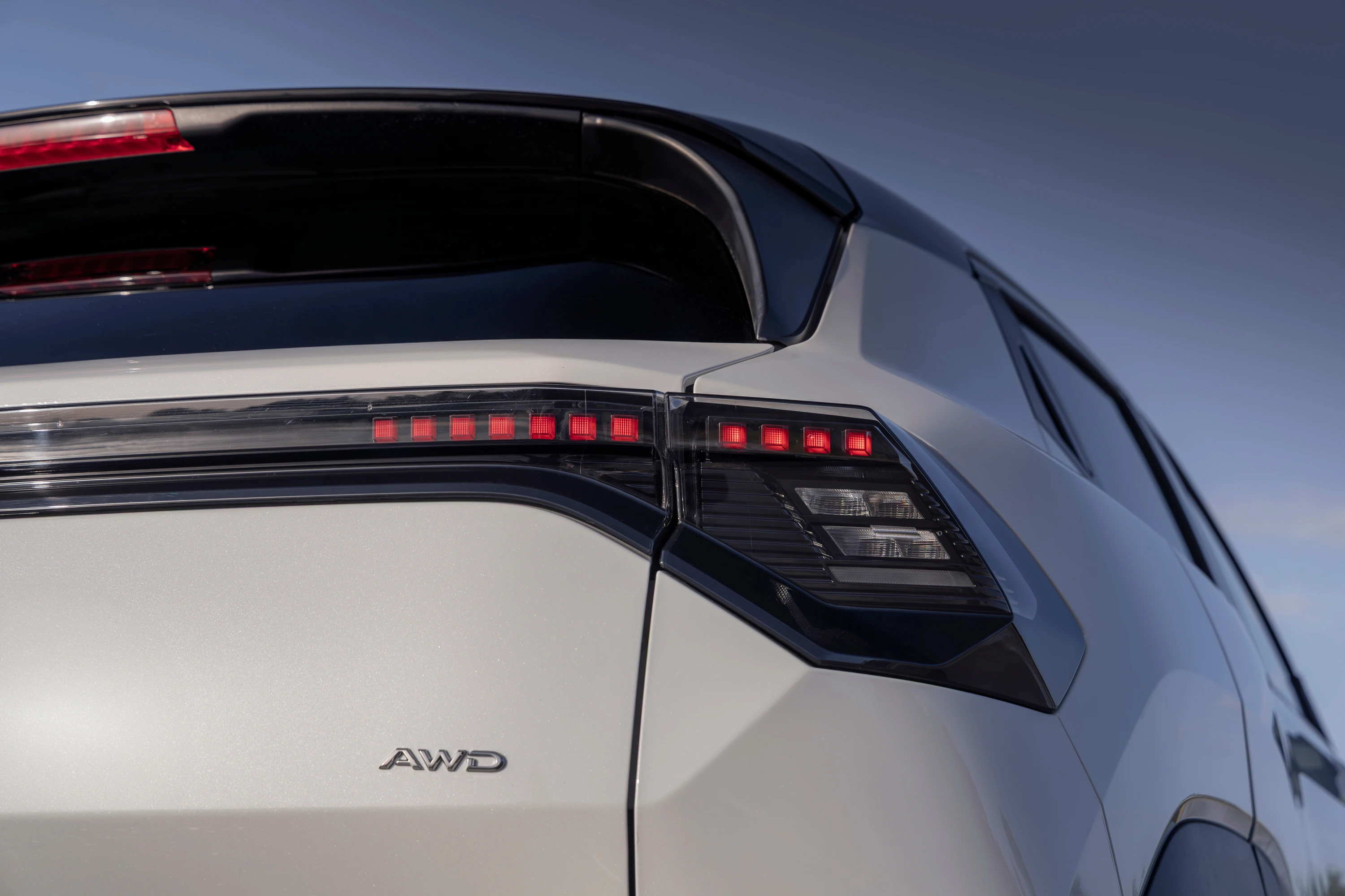 Toyota Urban Cruiser 61.1 kWh FWD taillights view