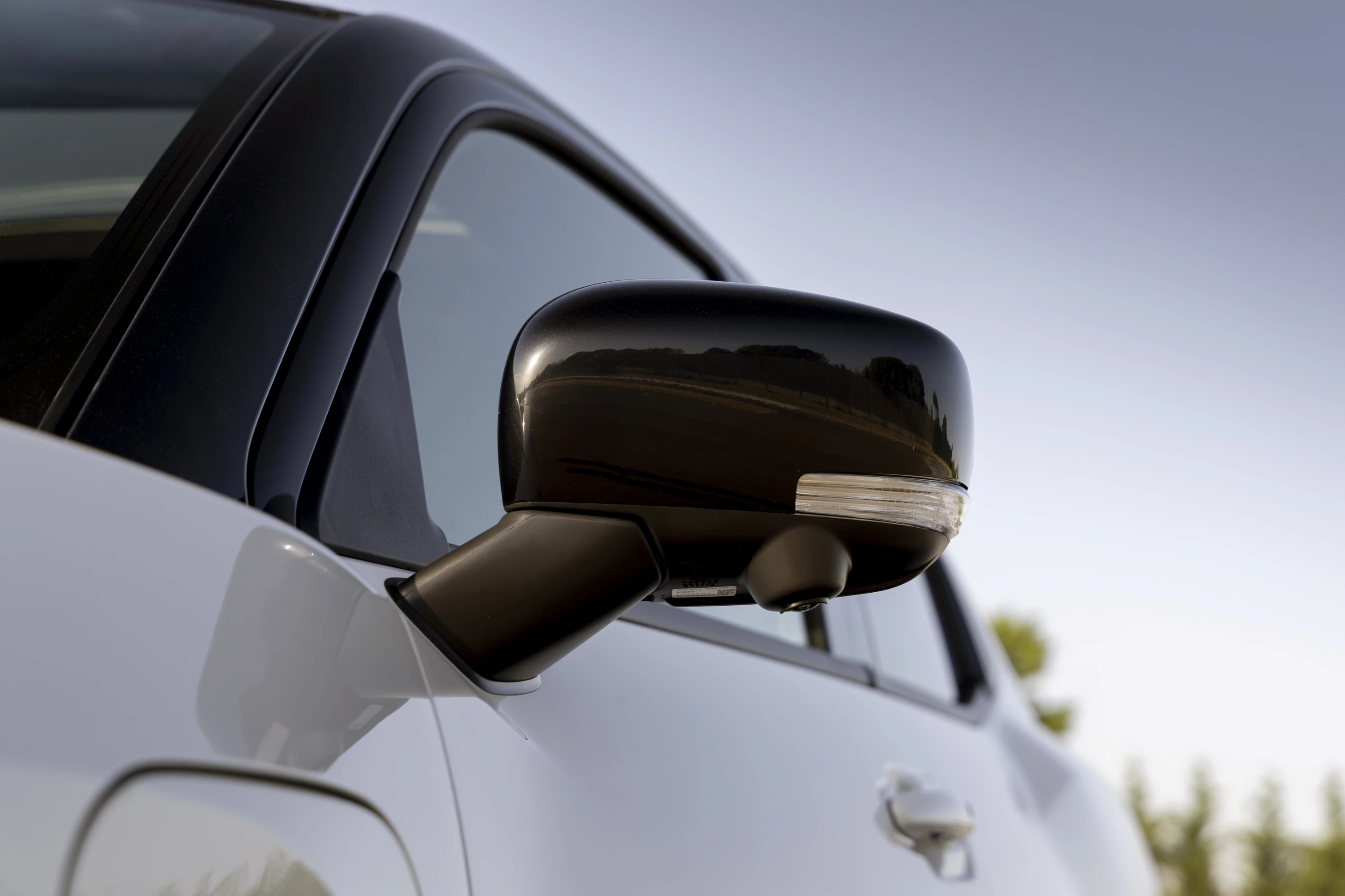 Toyota Urban Cruiser 61.1 kWh FWD details view