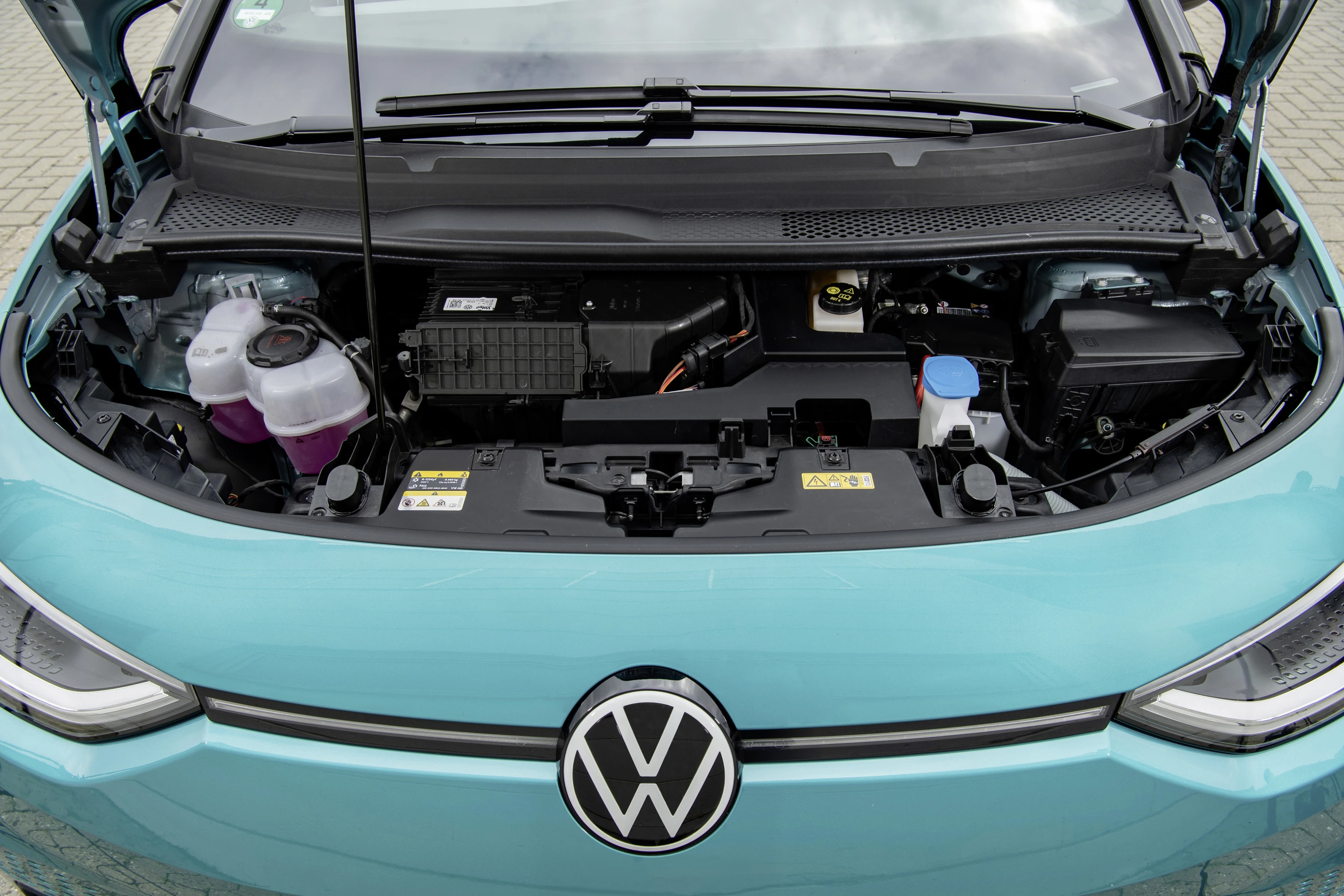 Volkswagen ID.3 Pro (GEN1) hood view