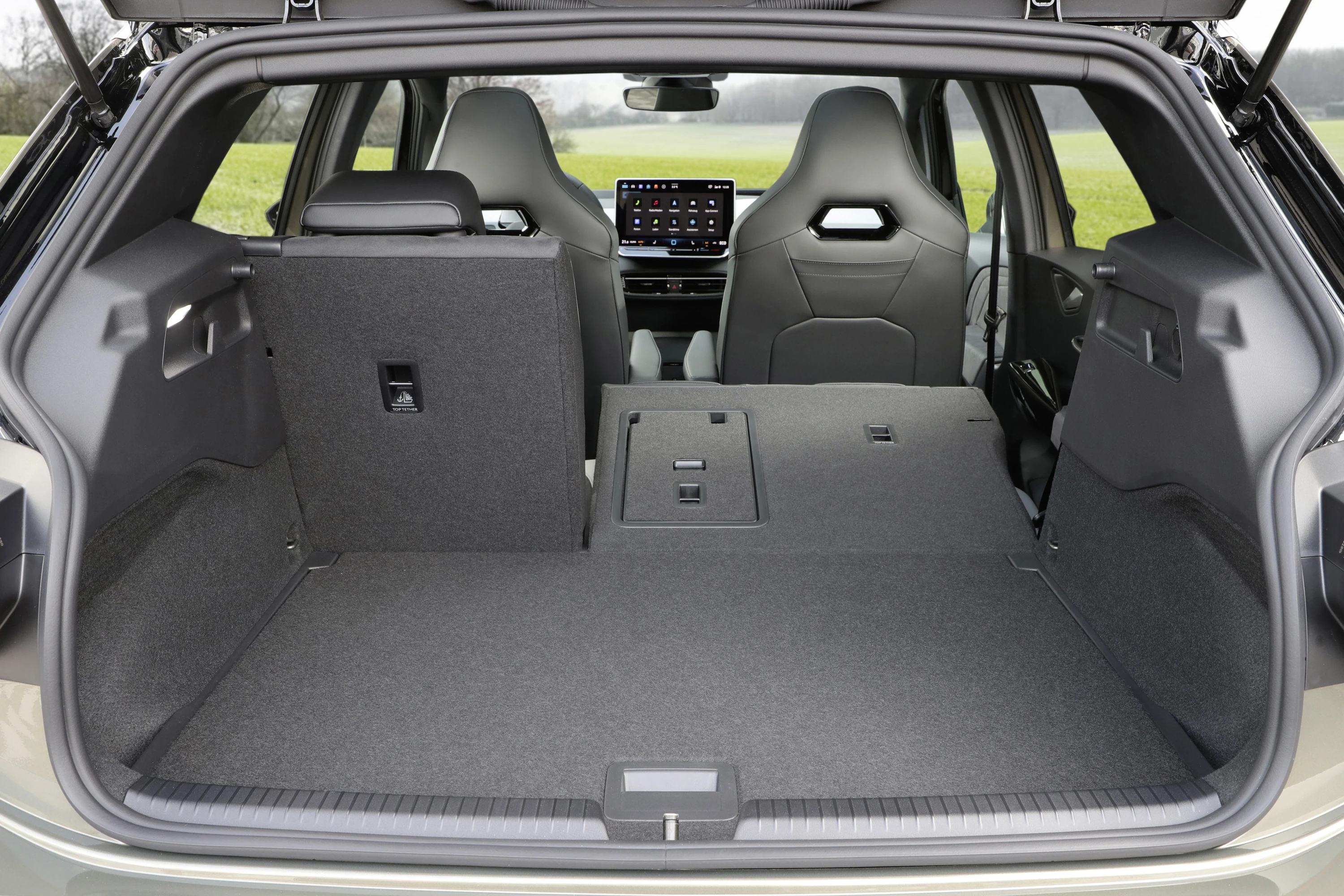 Volkswagen ID.3 Pure trunk view