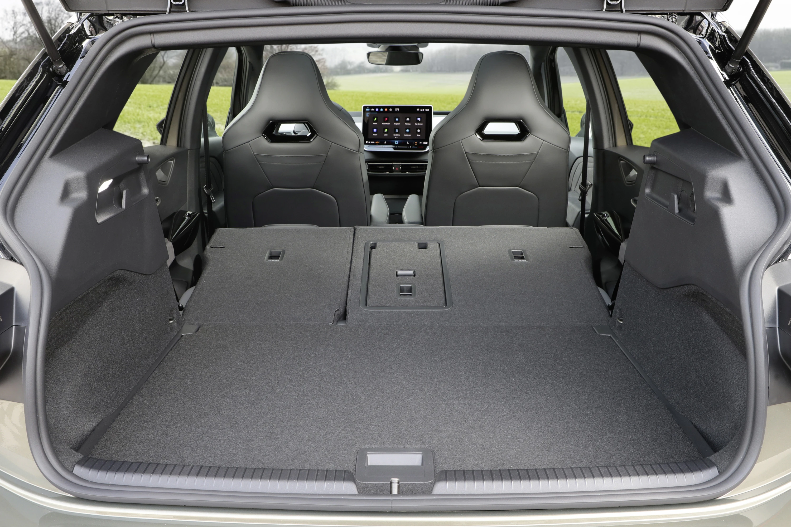Volkswagen ID.3 Pure trunk view