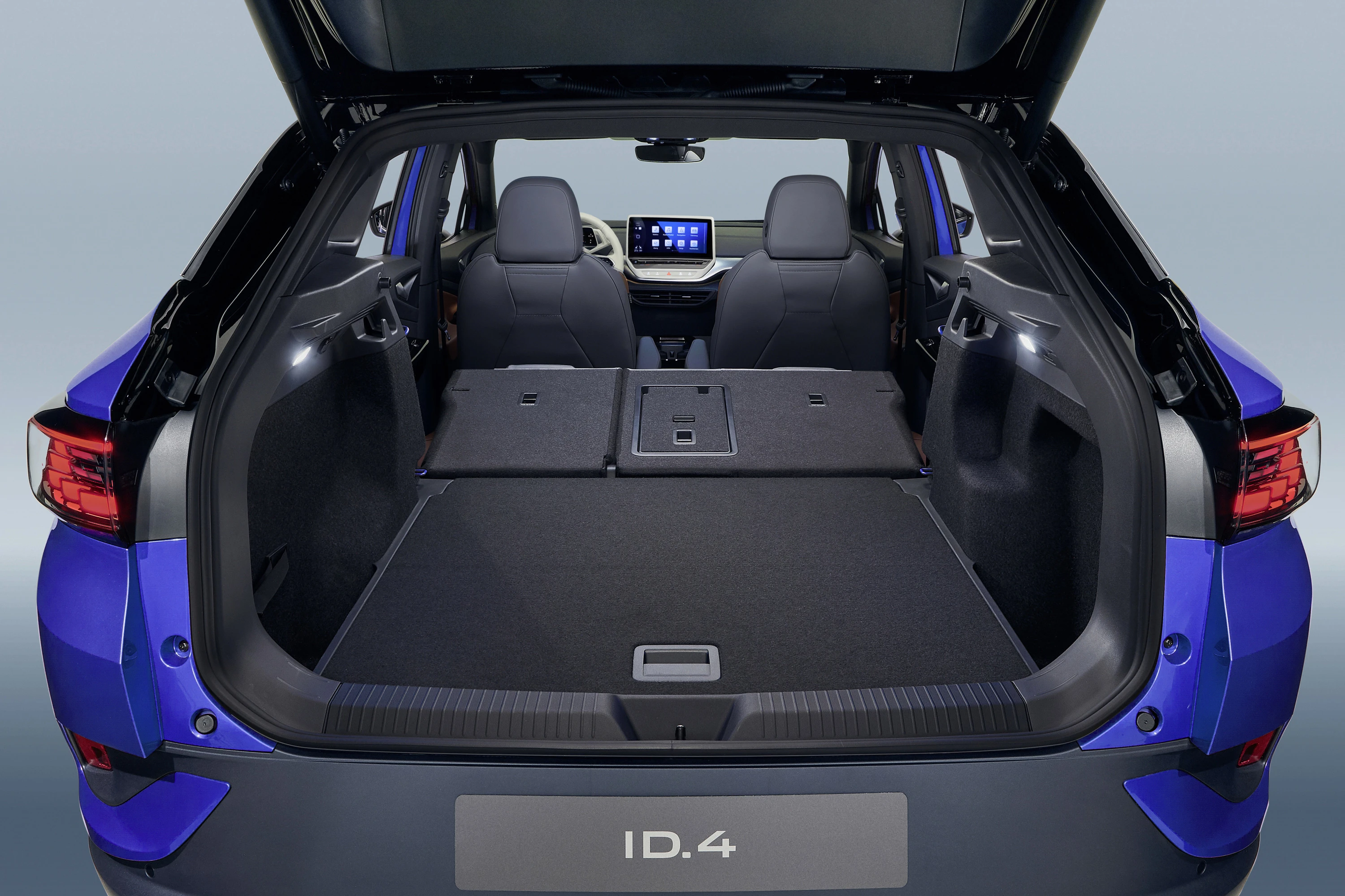 Volkswagen ID.4 Pro 4MOTION trunk view