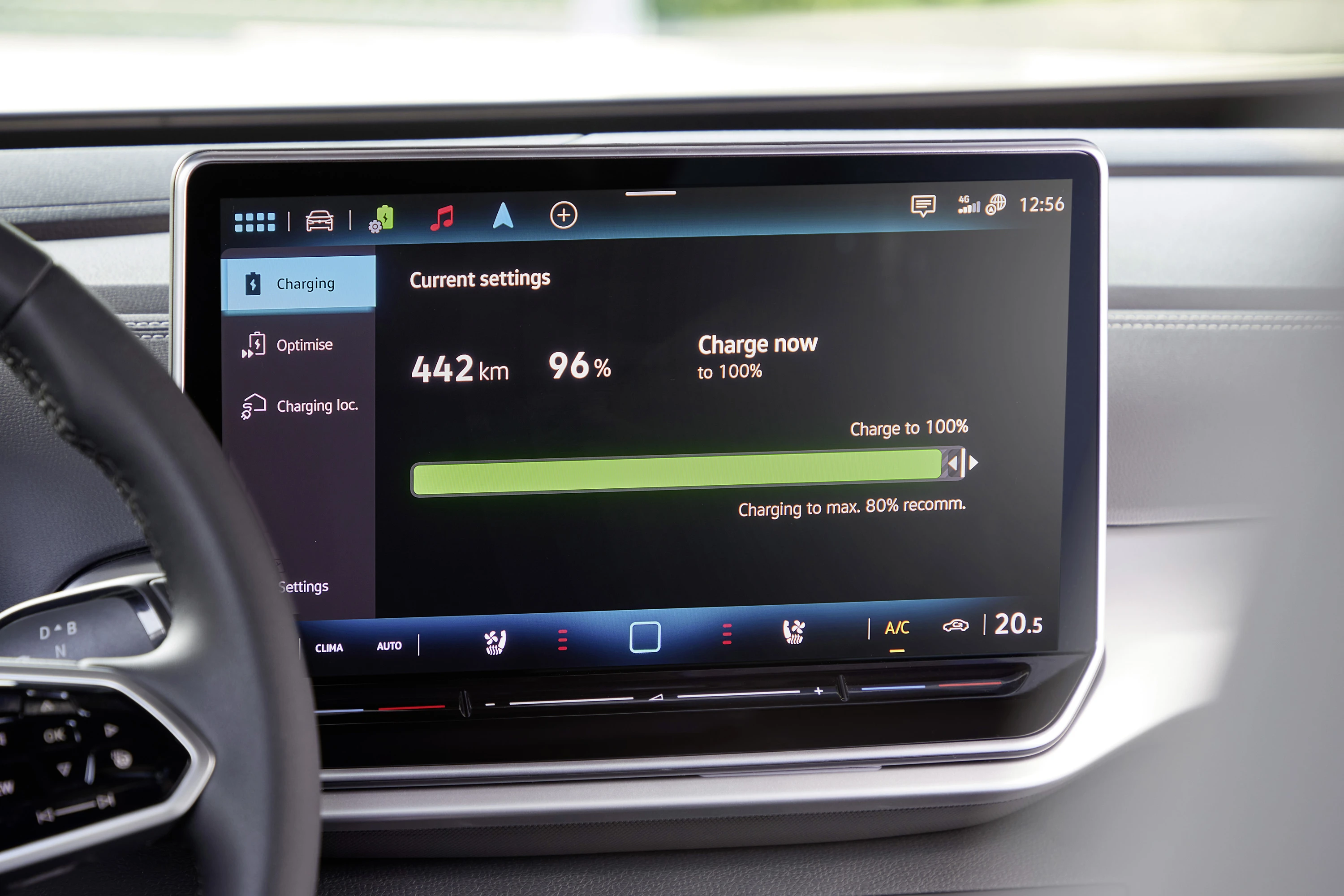 Volkswagen ID.4 Pro 4MOTION screens view