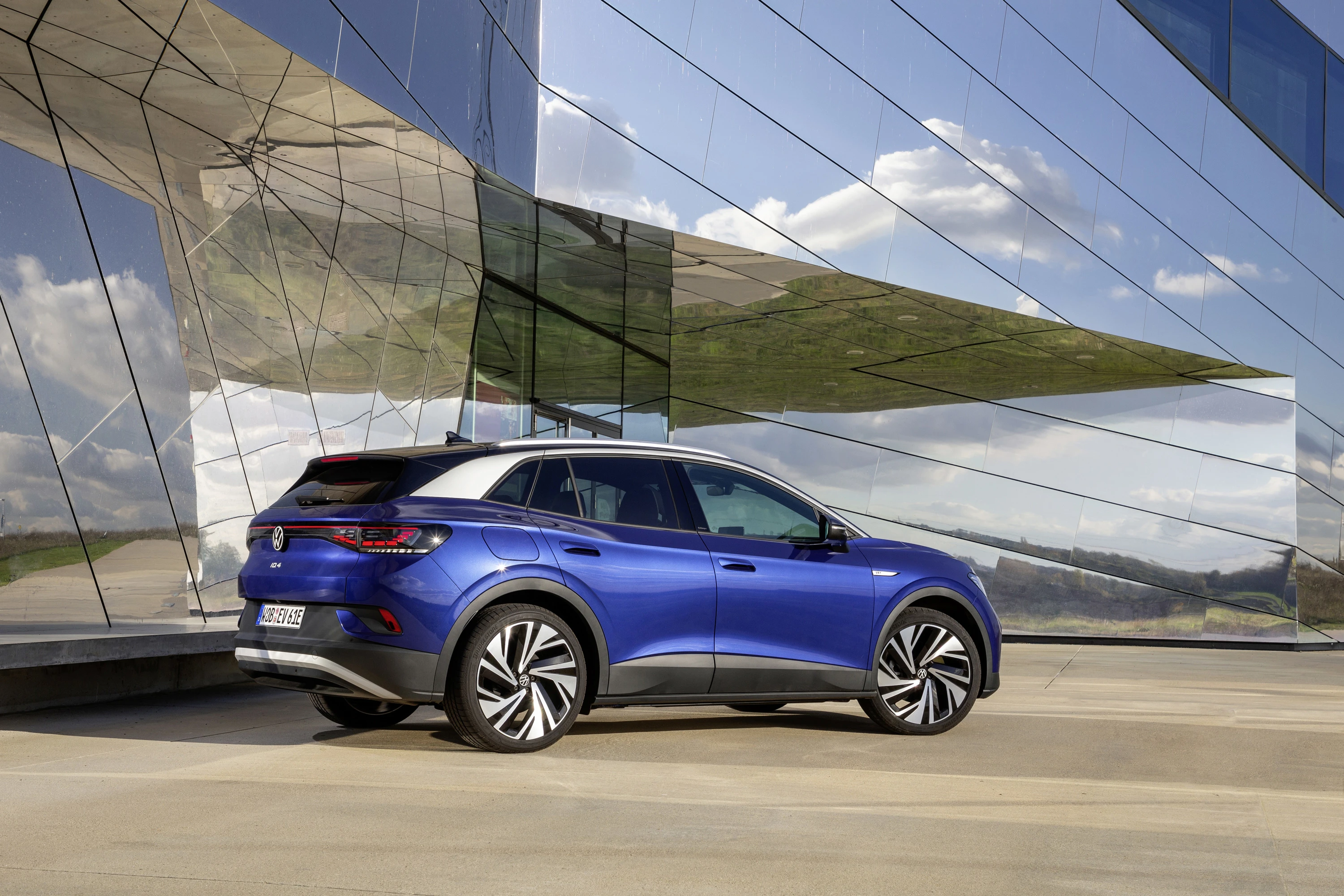 Volkswagen ID.4 Pro (GEN1) exterior view