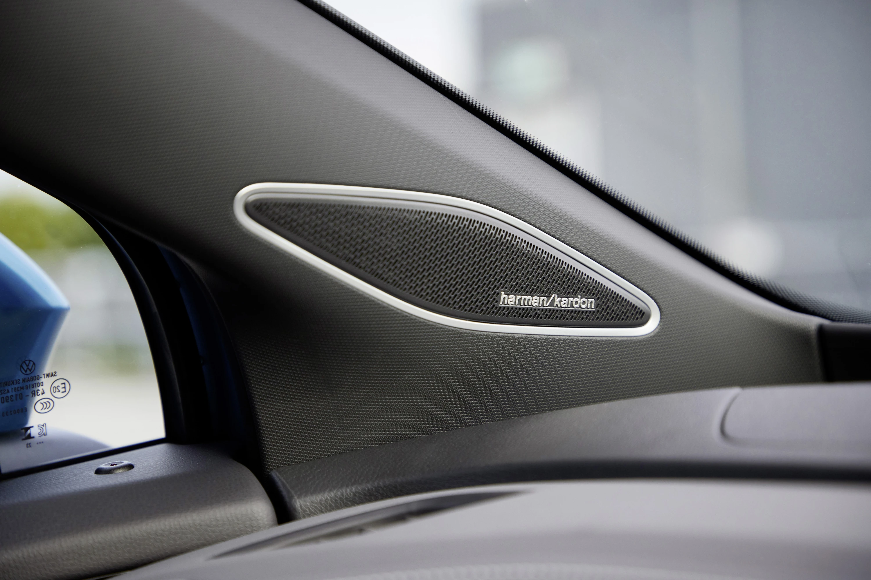 Volkswagen ID.4 Pure speakers view