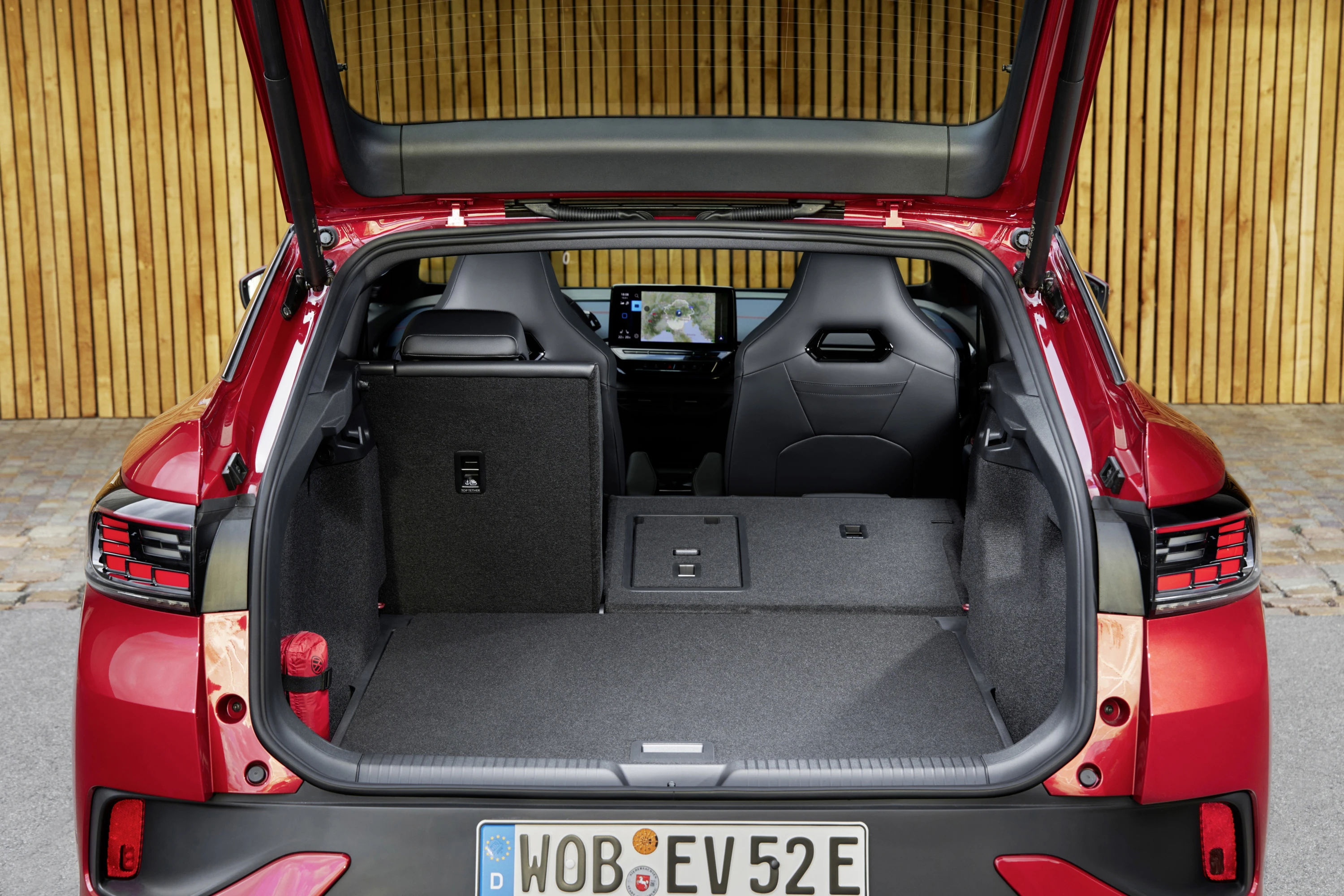 Volkswagen ID.5 GTX 4MOTION (GEN1) trunk view