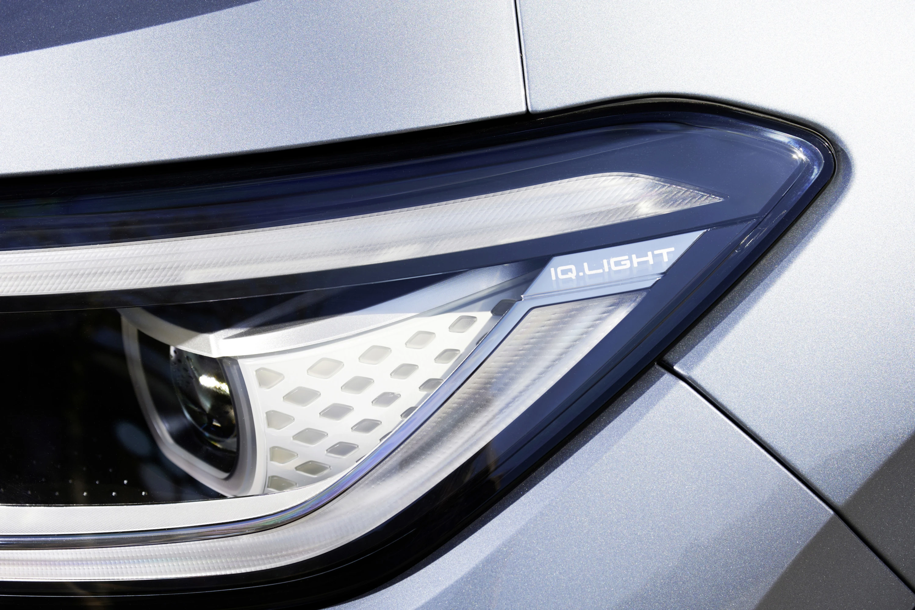 Volkswagen ID.5 Pro 4MOTION headlights view