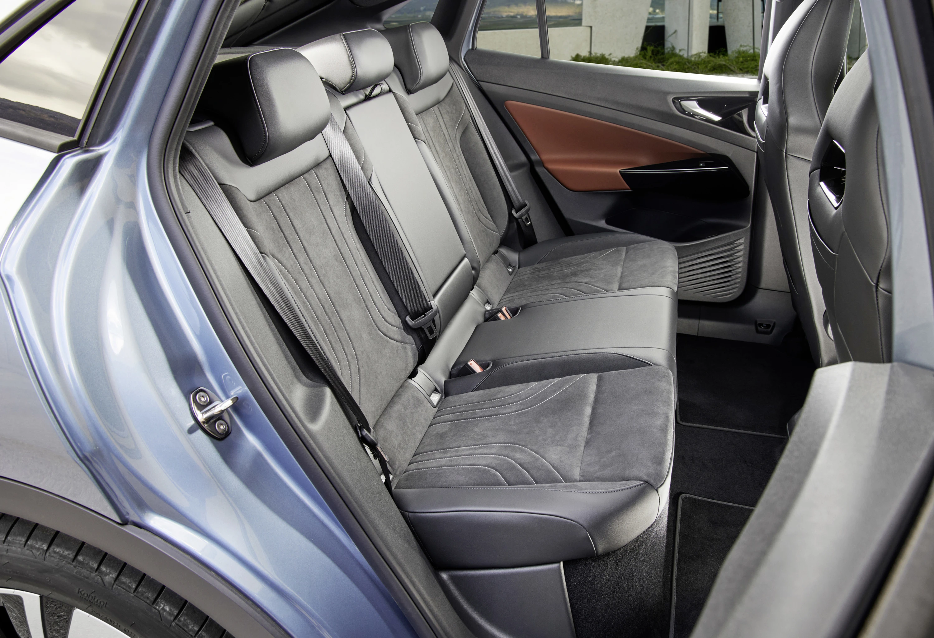 Volkswagen ID.5 Pro 4MOTION secondrowseats view