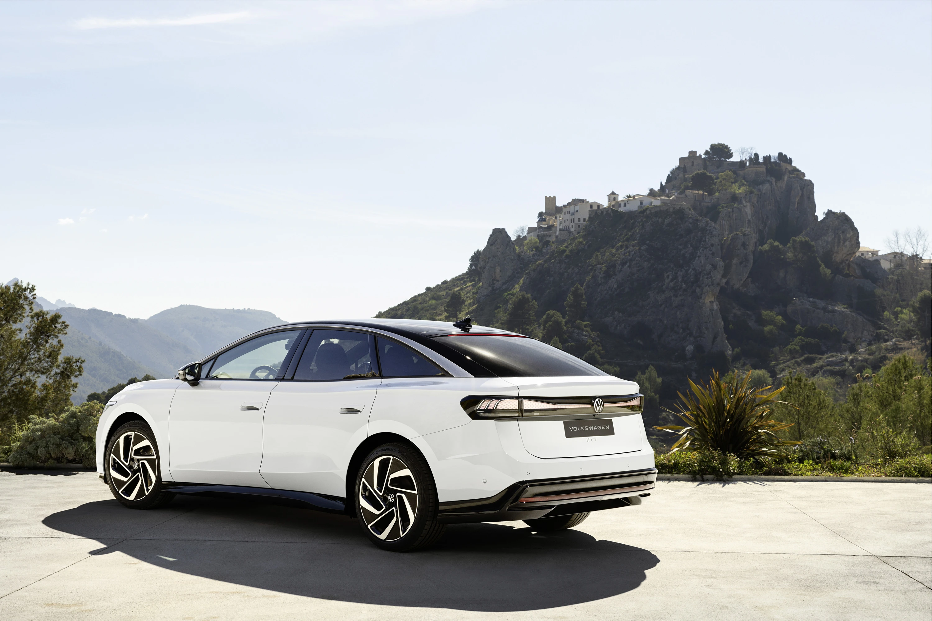 Volkswagen ID.7 Pro S exterior view