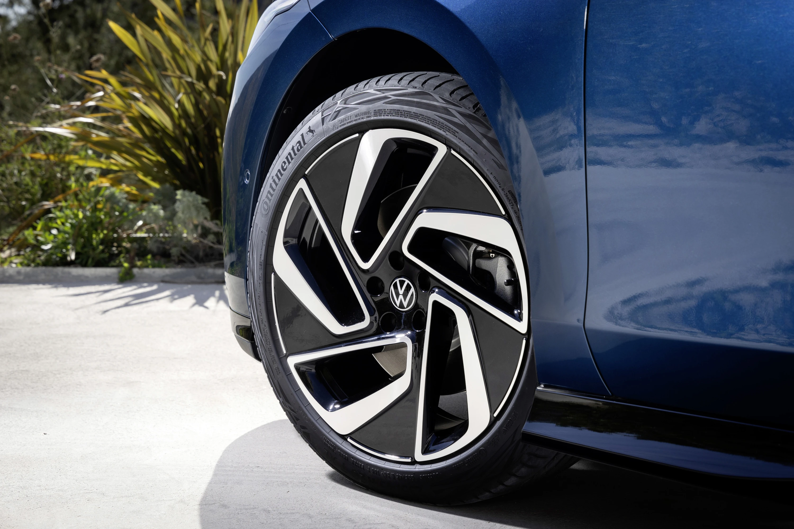 Volkswagen ID.7 Pro S wheels view
