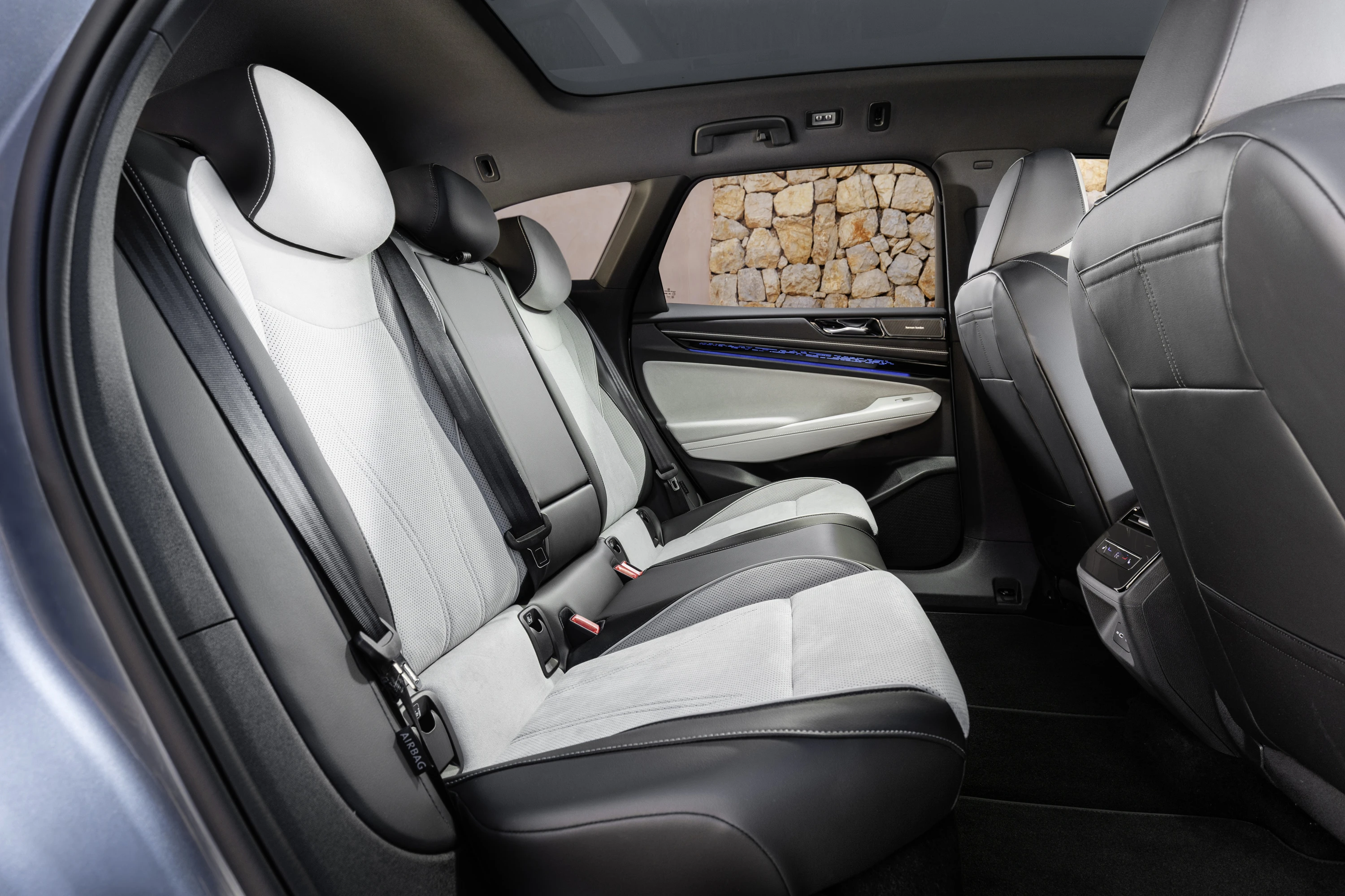 Volkswagen ID.7 Tourer Pro secondrowseats view