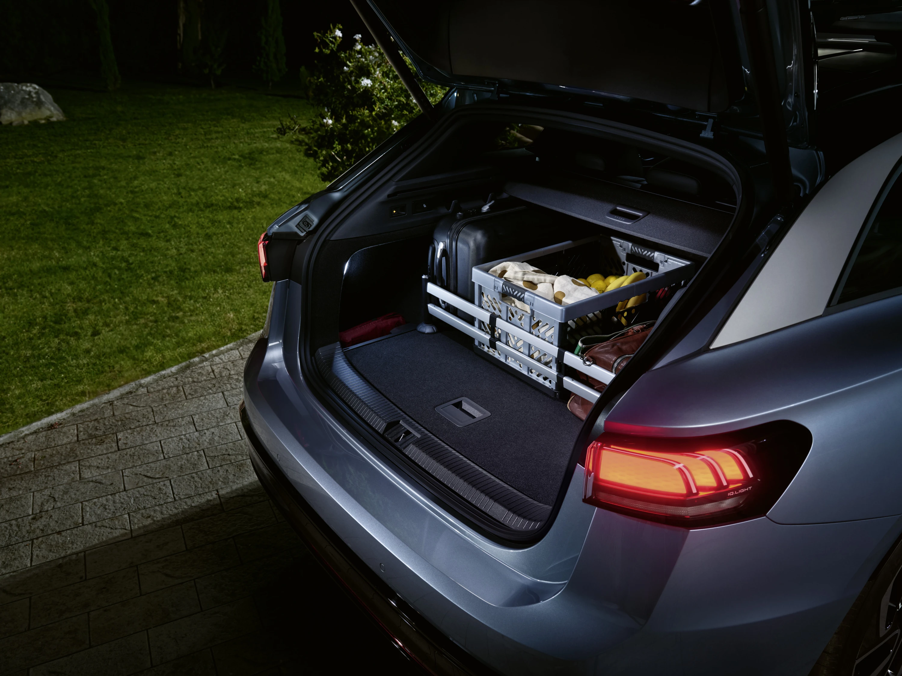 Volkswagen ID.7 Tourer Pro trunk view
