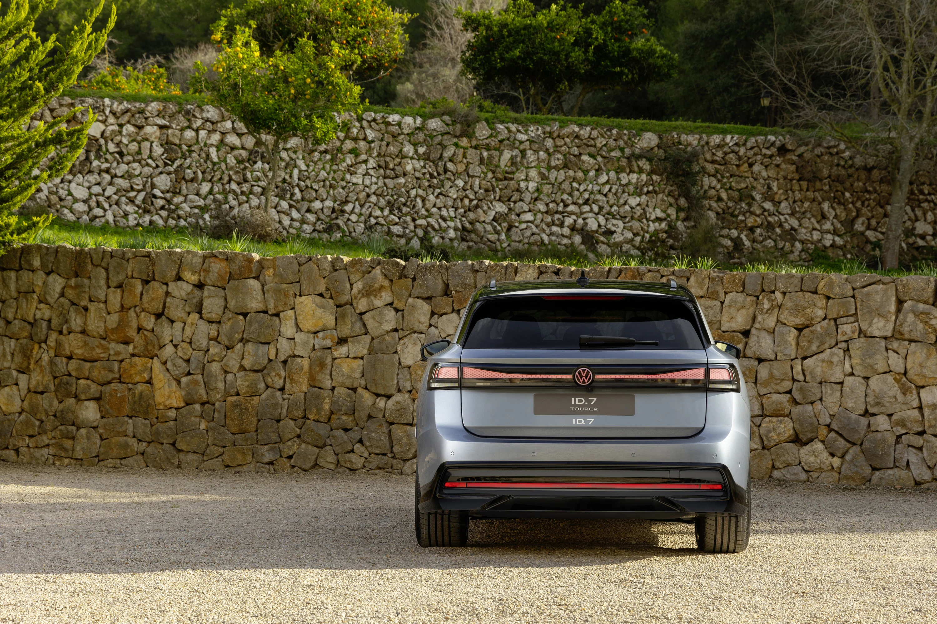 Volkswagen ID.7 Tourer Pro S exterior view