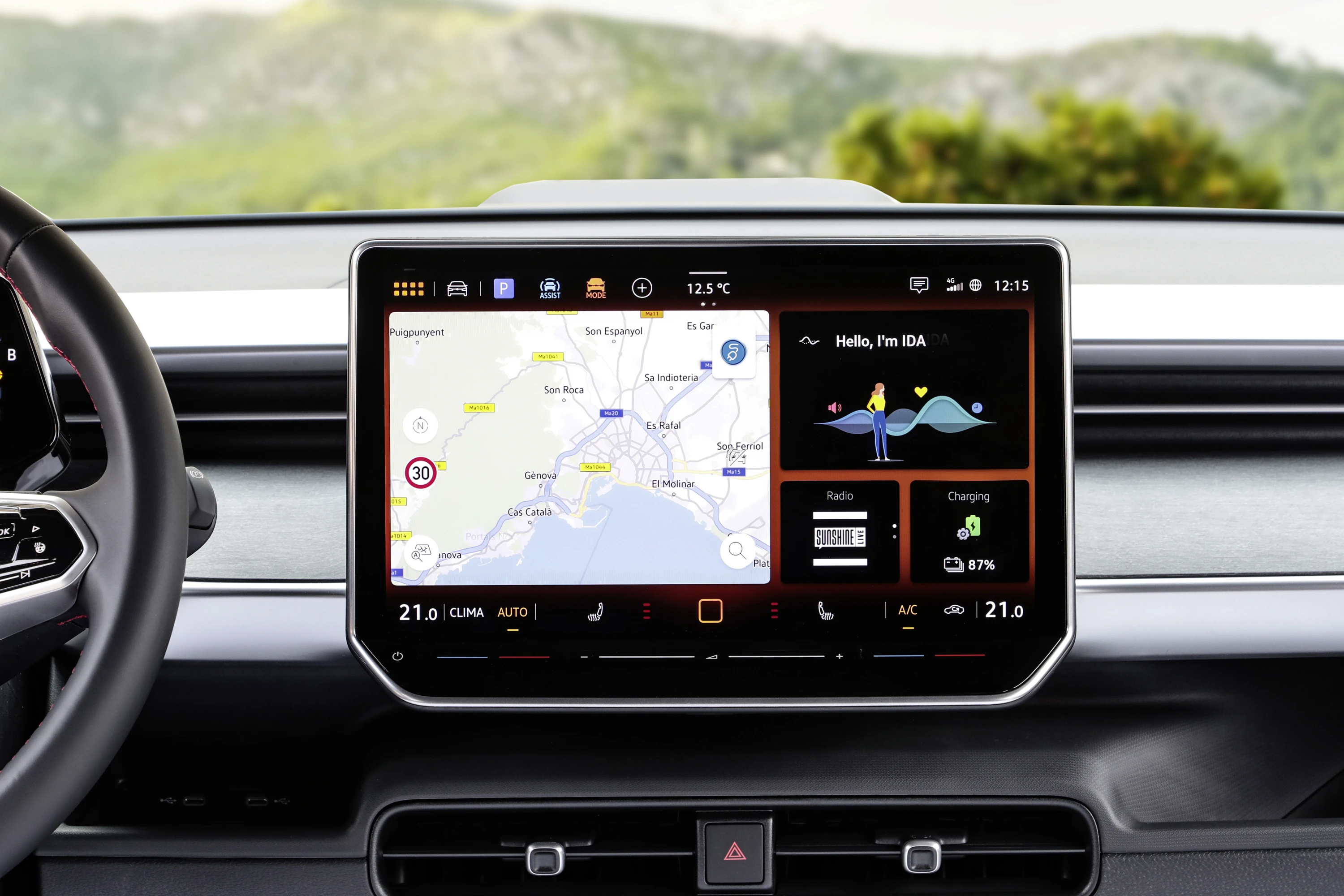 Volkswagen ID. Buzz LWB GTX 86 kWh screens view