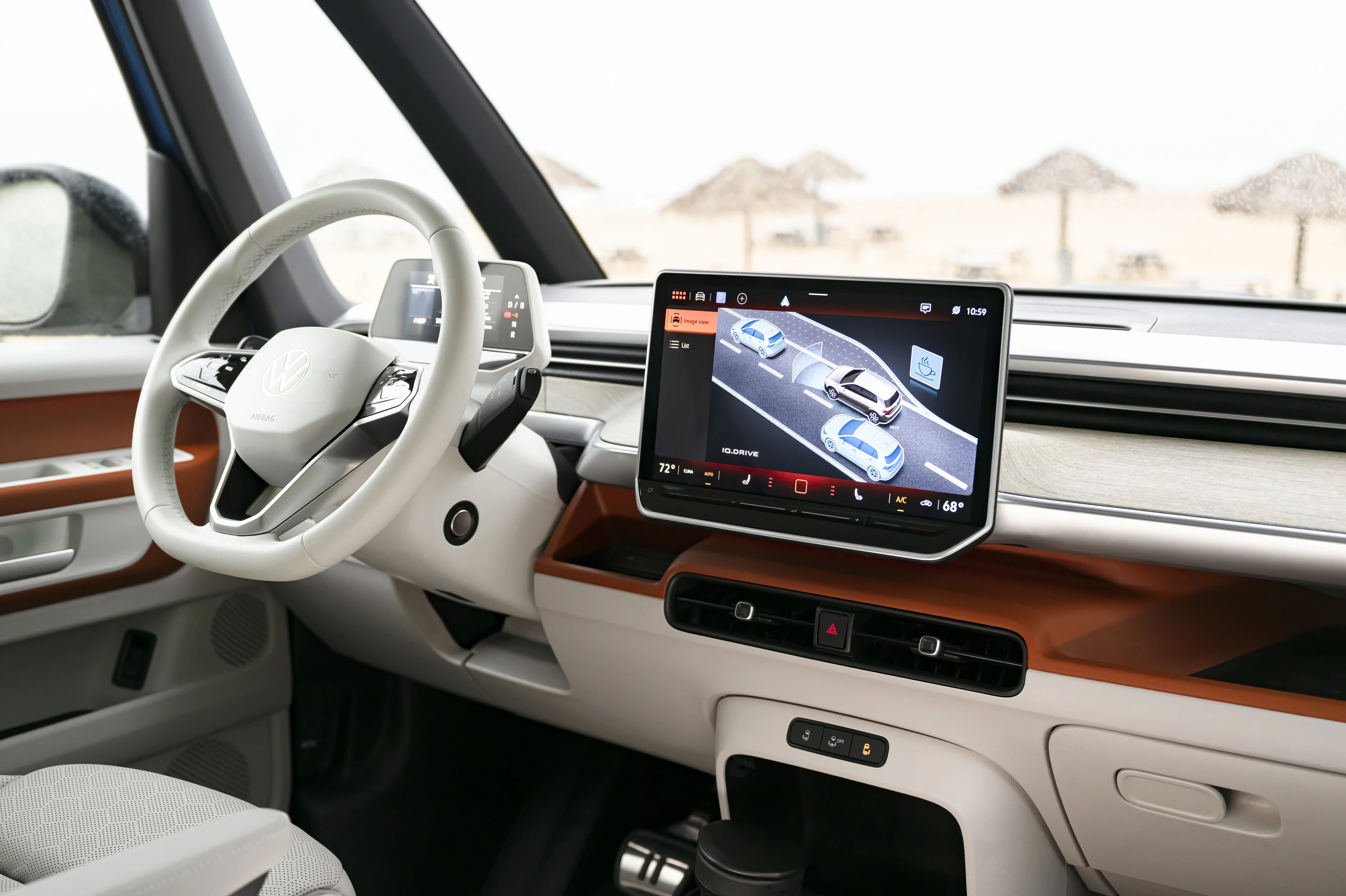 Volkswagen ID. Buzz LWB Pro 86 kWh screens view