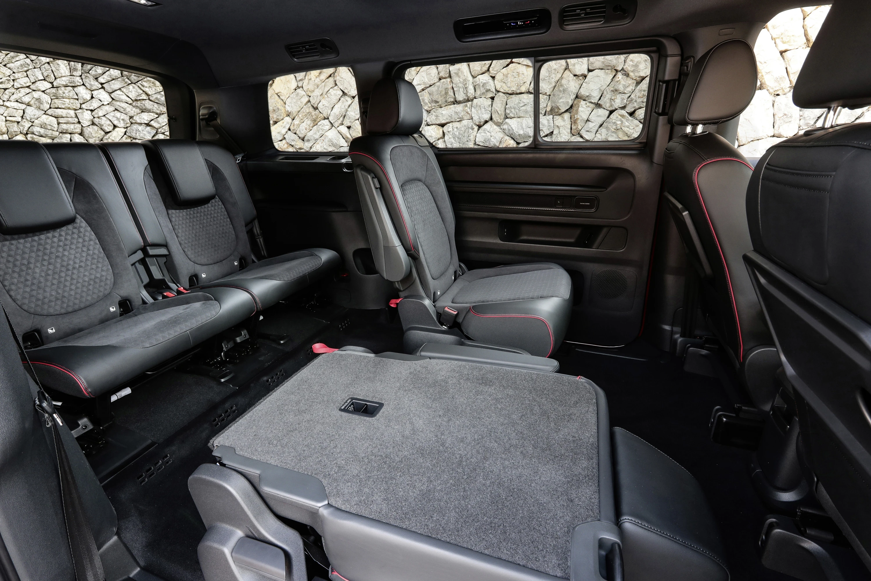 Volkswagen ID. Buzz NWB GTX 79 kWh secondrowseats view