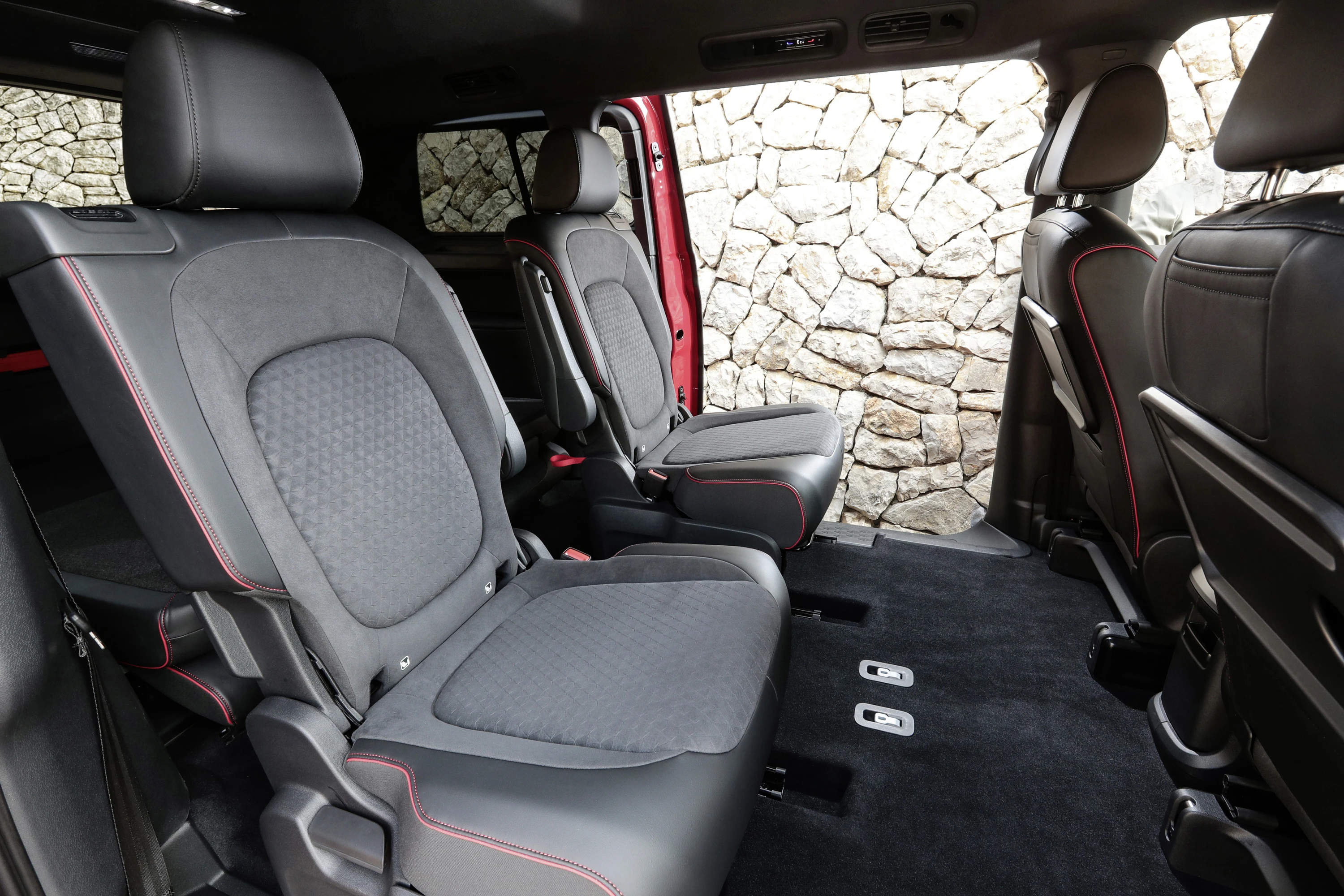 Volkswagen ID. Buzz NWB GTX 79 kWh secondrowseats view