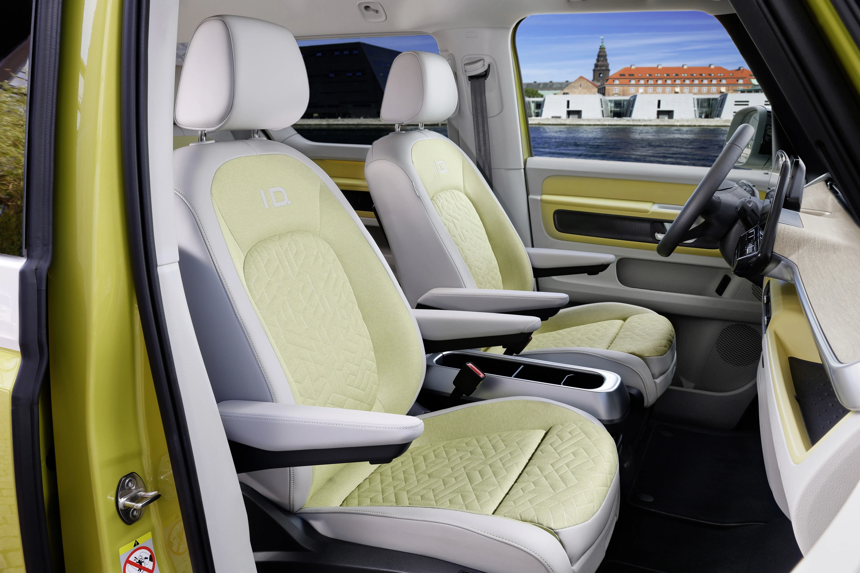 Volkswagen ID. Buzz NWB Pro 4MOTION 79 kWh frontseats view