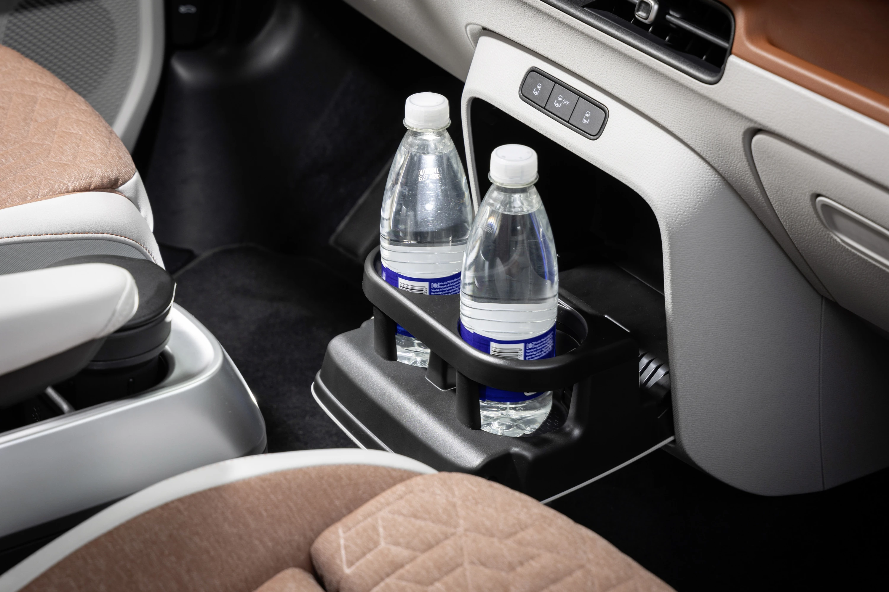Volkswagen ID. Buzz NWB Pro 4MOTION 79 kWh interior view