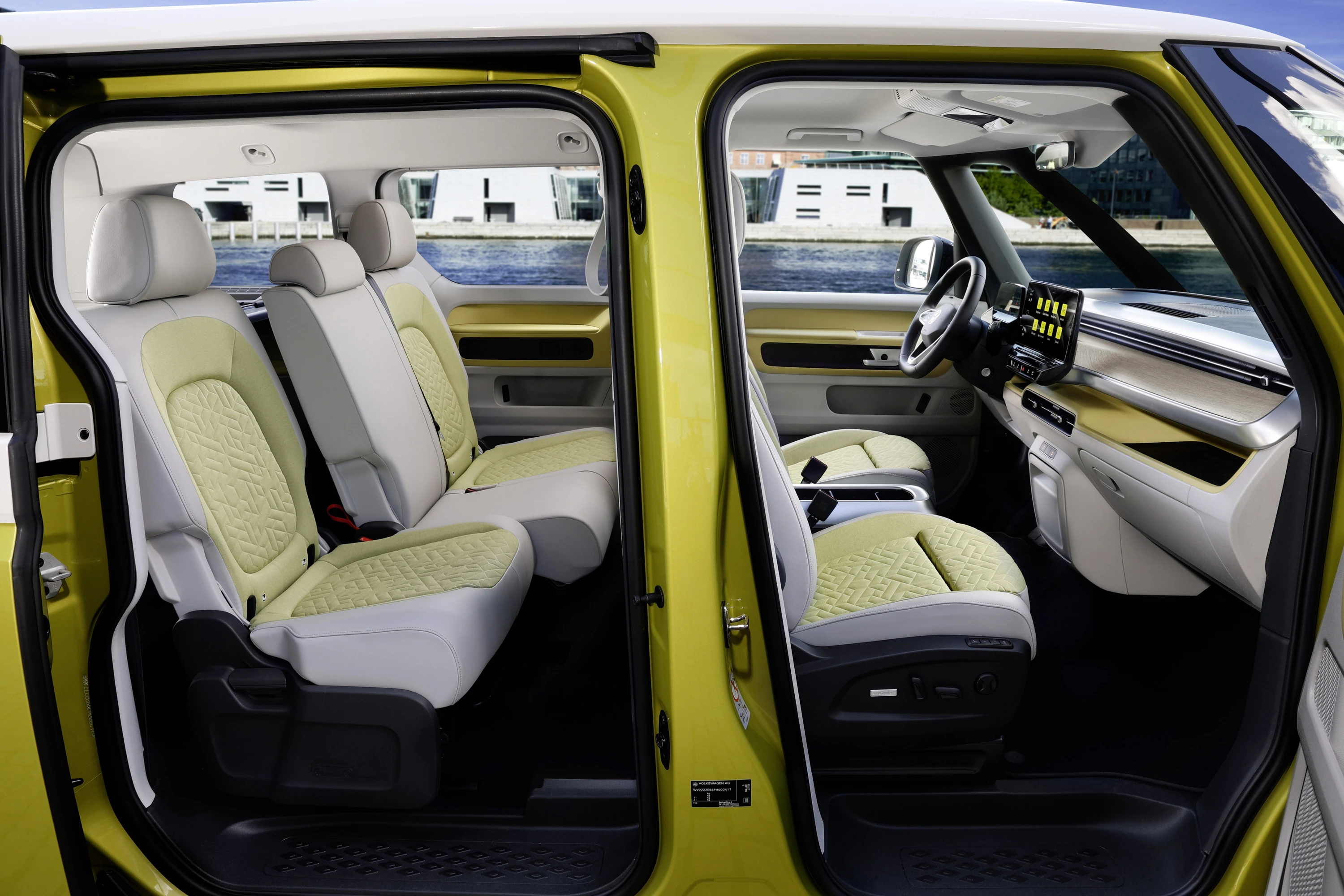 Volkswagen ID. Buzz NWB Pure 58 kWh secondrowseats view