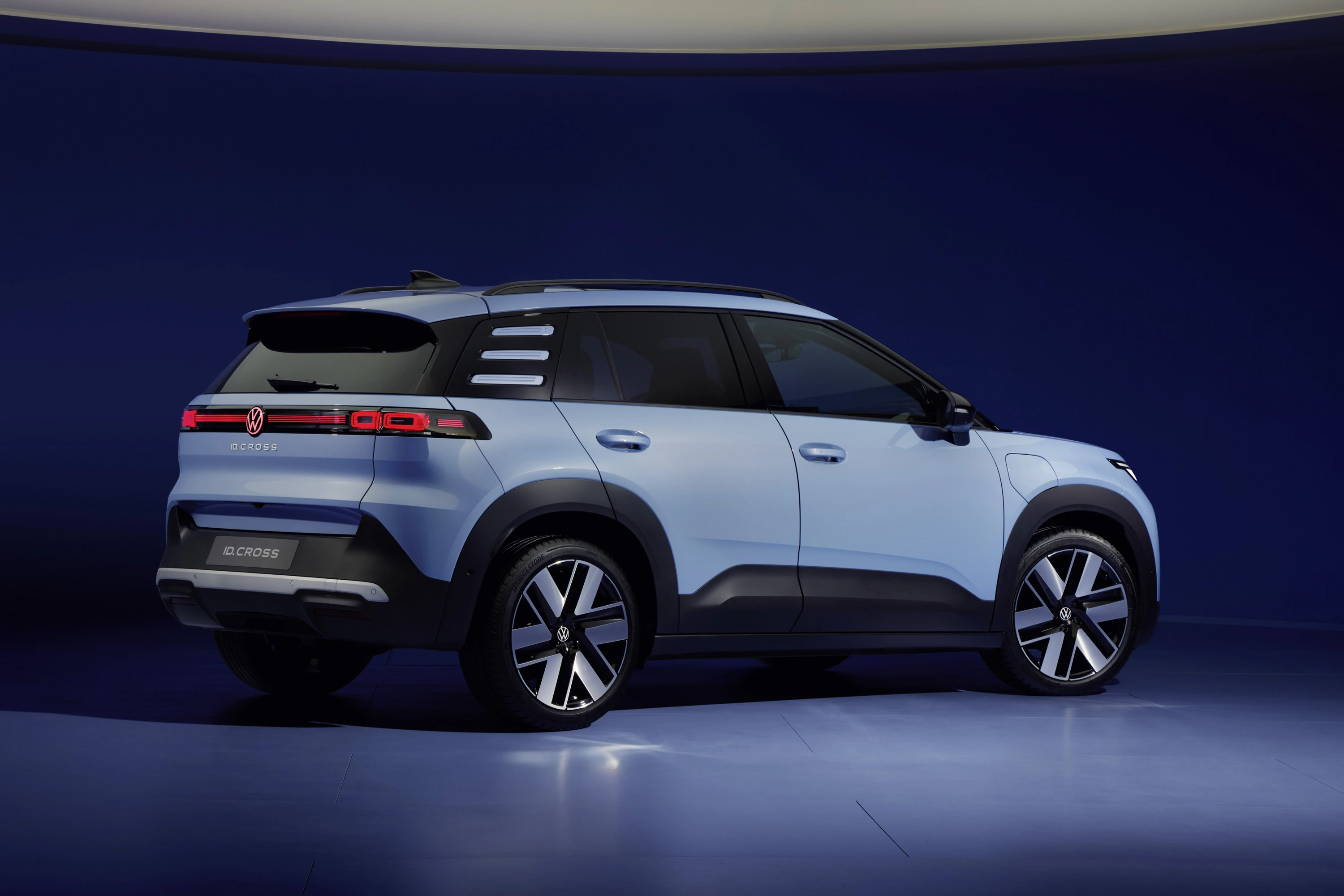 Volkswagen ID. Cross 155 kW exterior view