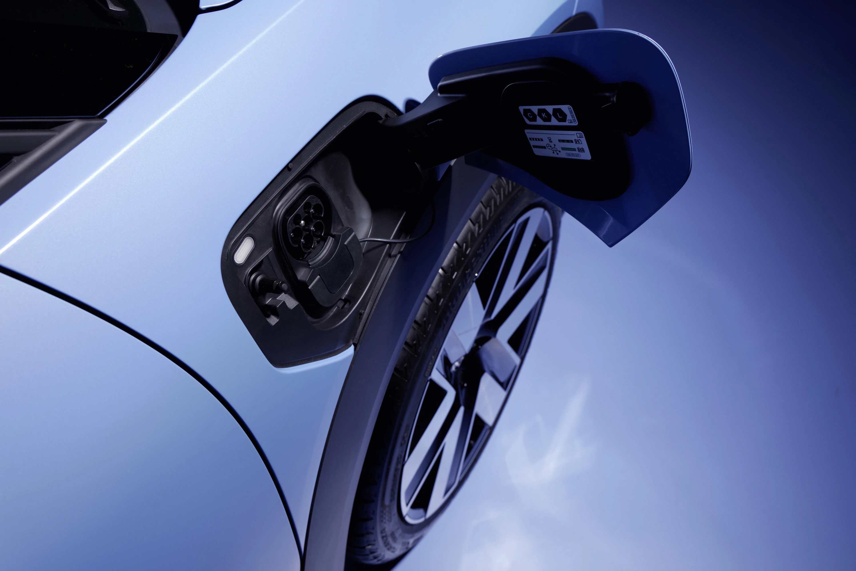 Volkswagen ID. Cross 85 kW chargport view