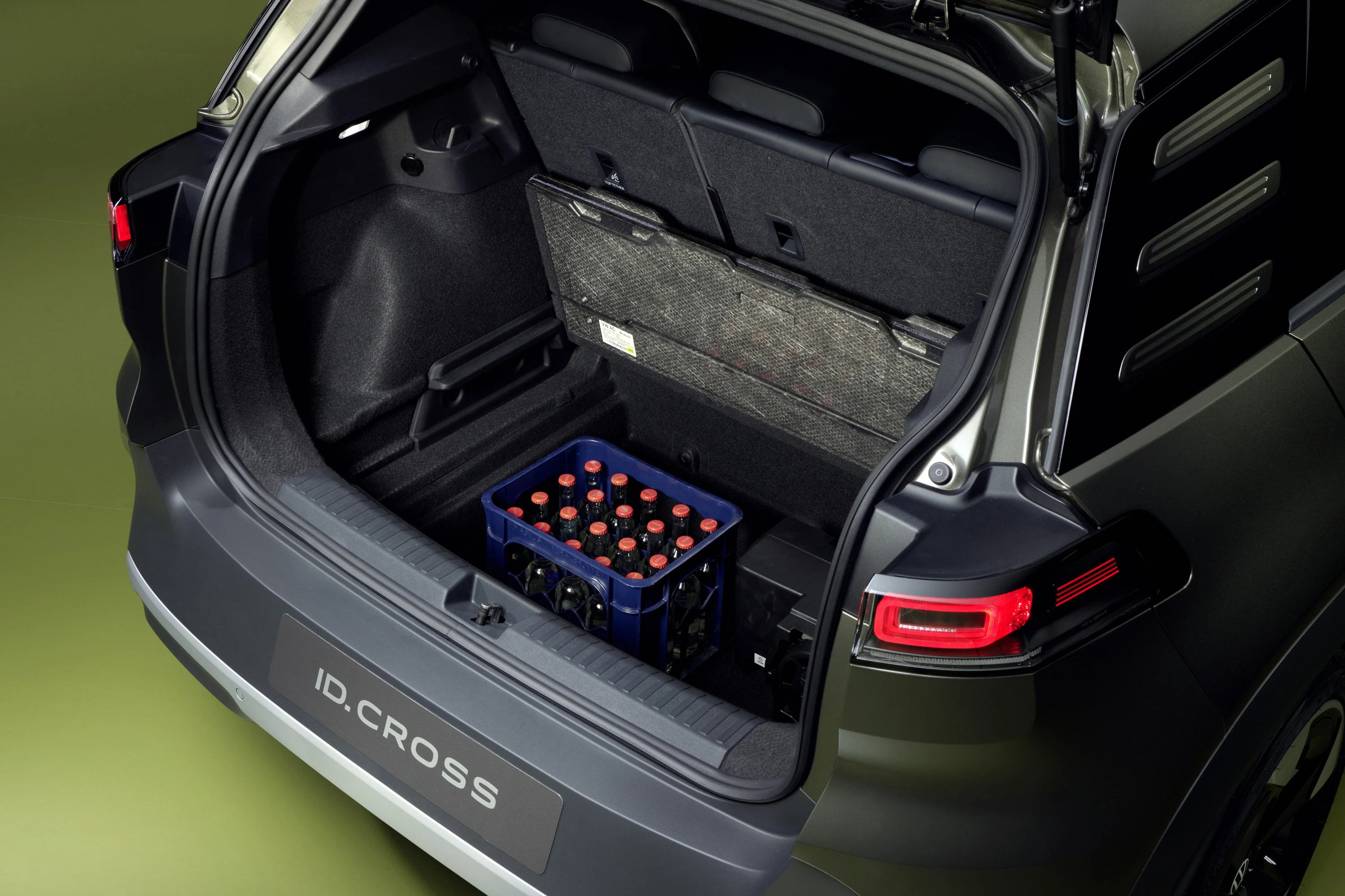 Volkswagen ID. Cross 85 kW trunk view