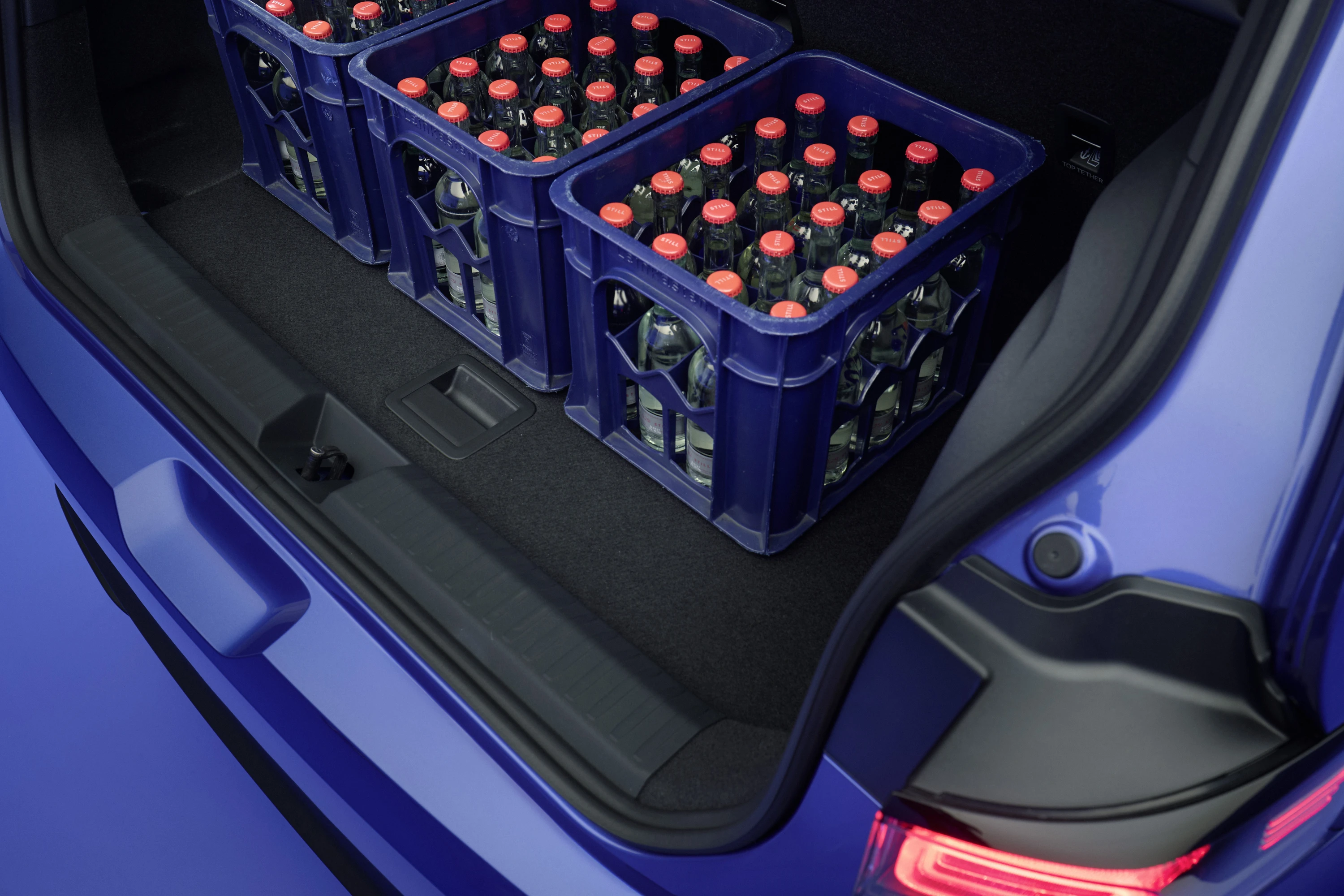 Volkswagen ID. Polo 155 kW trunk view