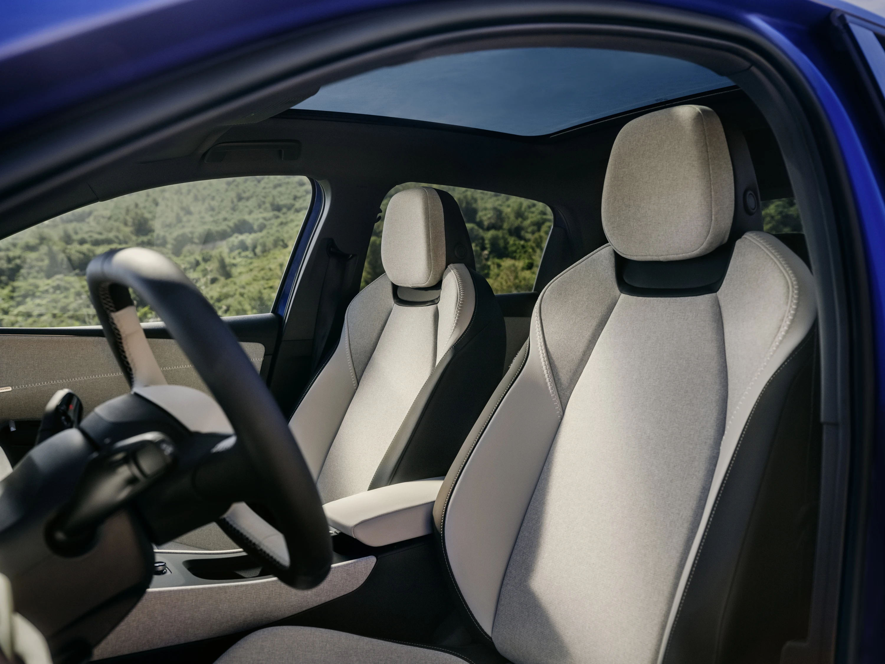 Volkswagen ID. Polo 99 kW frontseats view