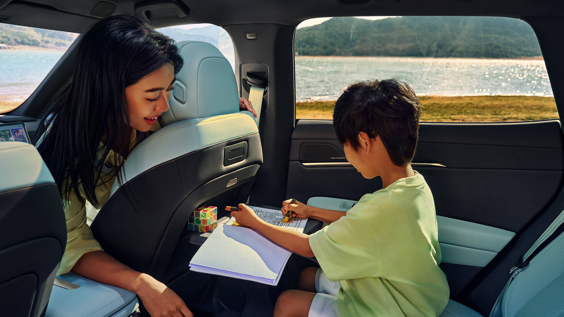 Volkswagen ID. UNYX 08 AWD Long Range interior view