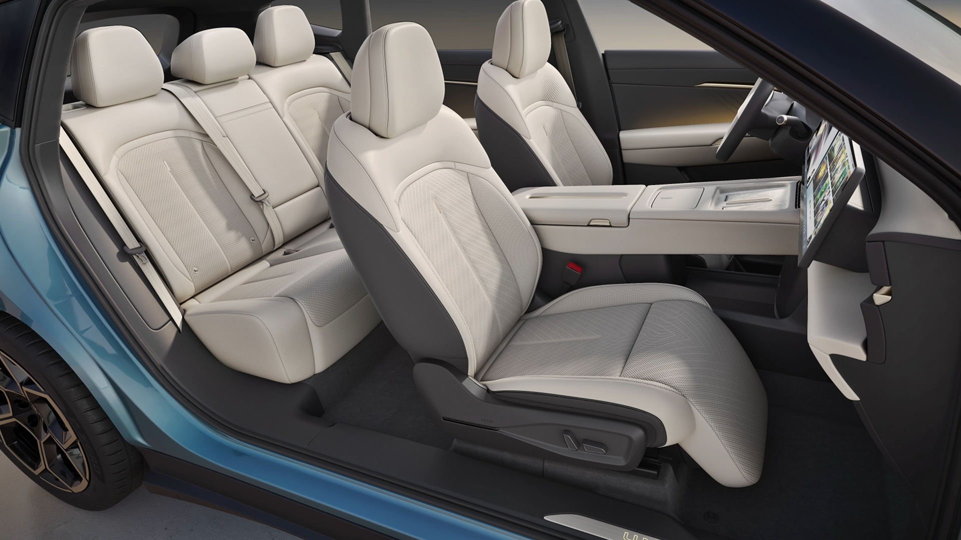 Volkswagen ID. UNYX 08 AWD Long Range frontseats view