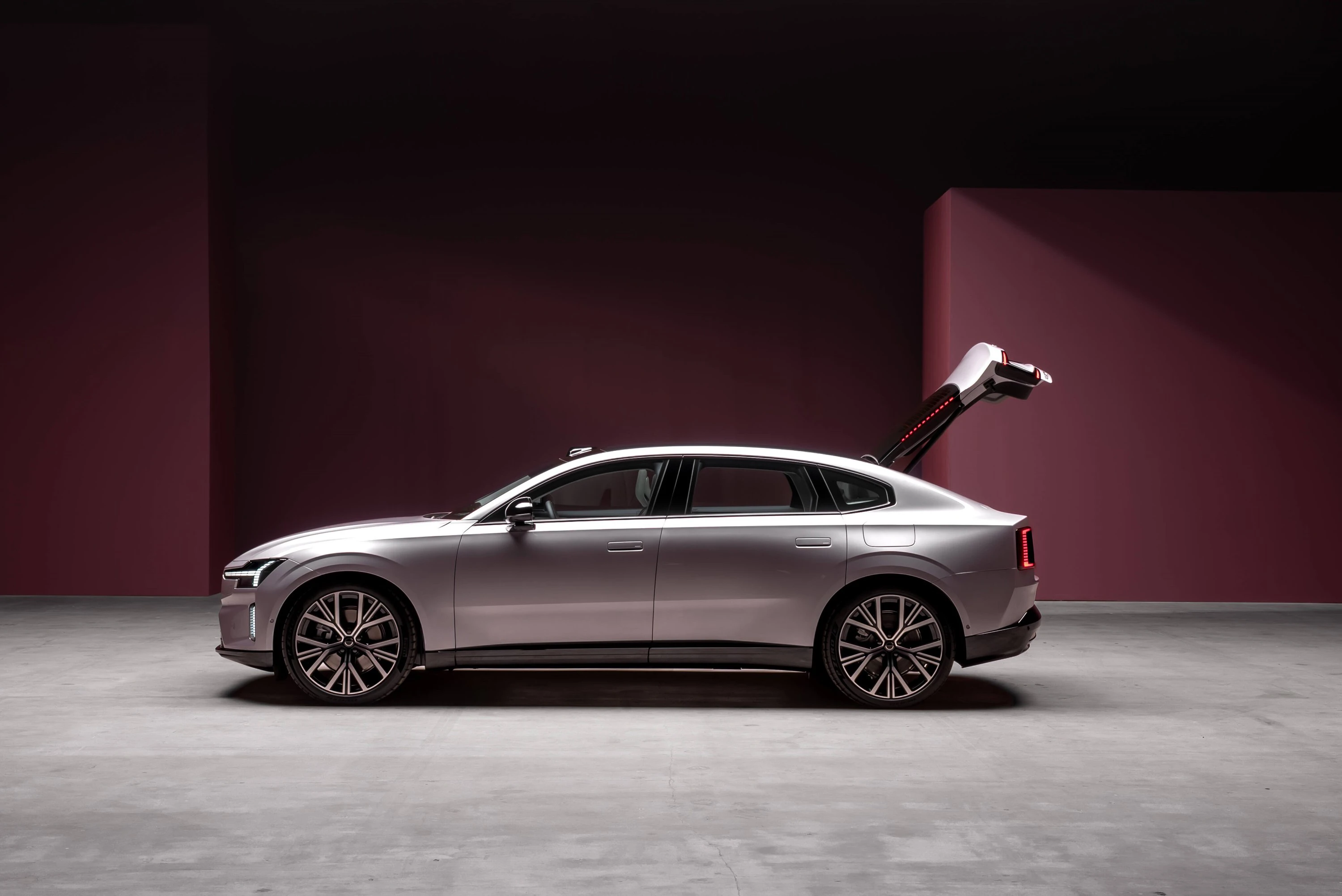 Volvo ES90 Single Motor Extended Range exterior view