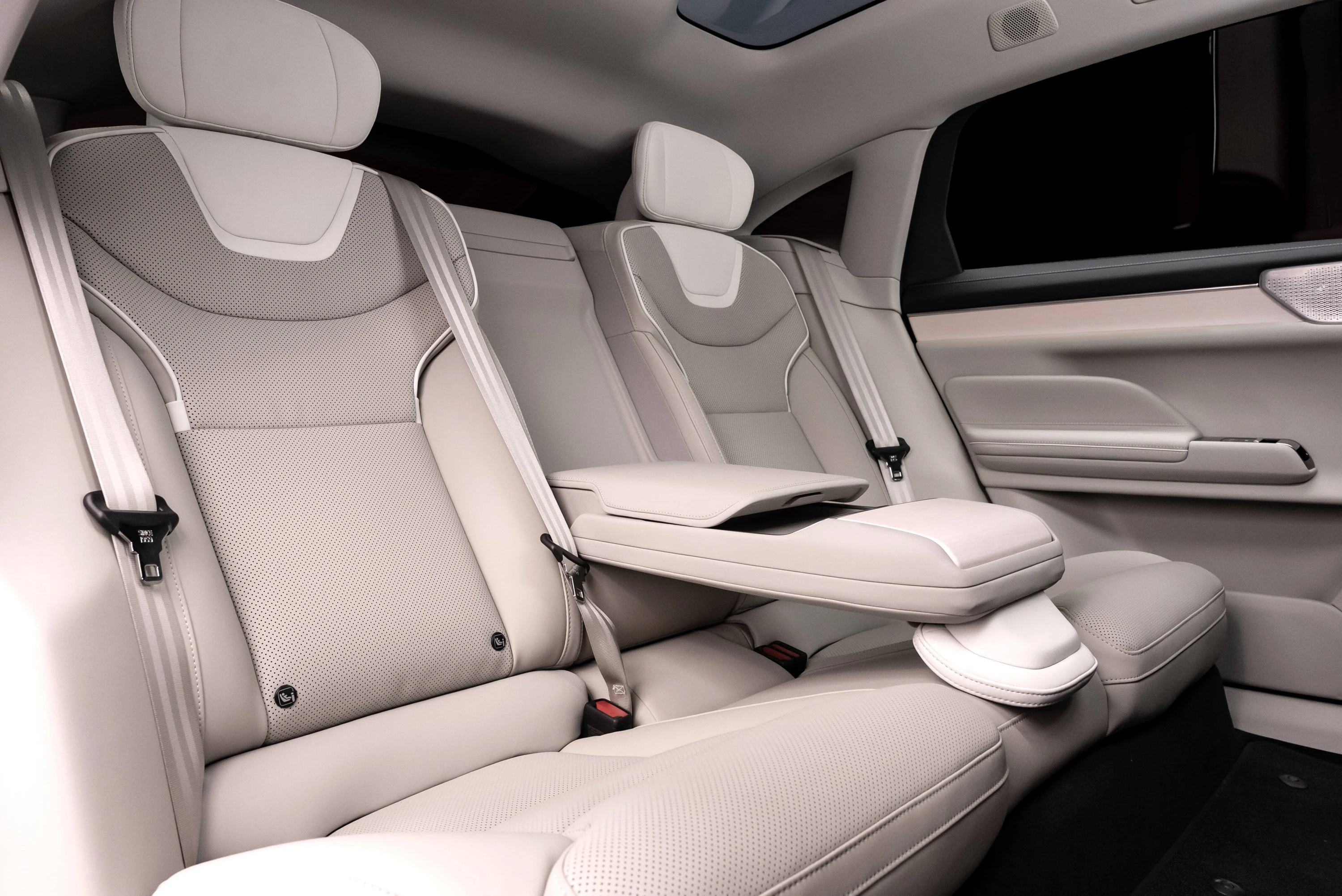 Volvo ES90 Single Motor Extended Range secondrowseats view