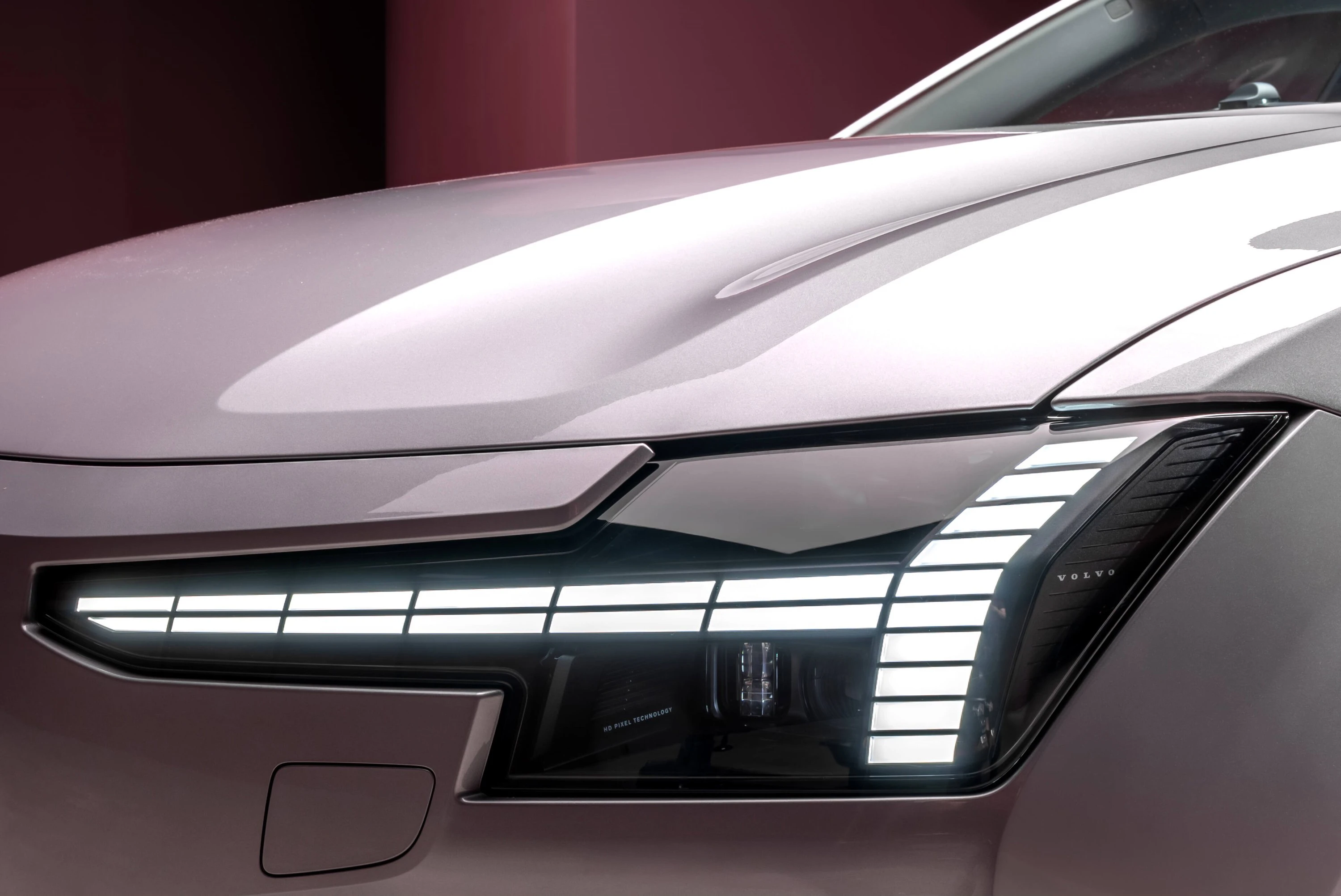 Volvo ES90 Single Motor Extended Range headlights view