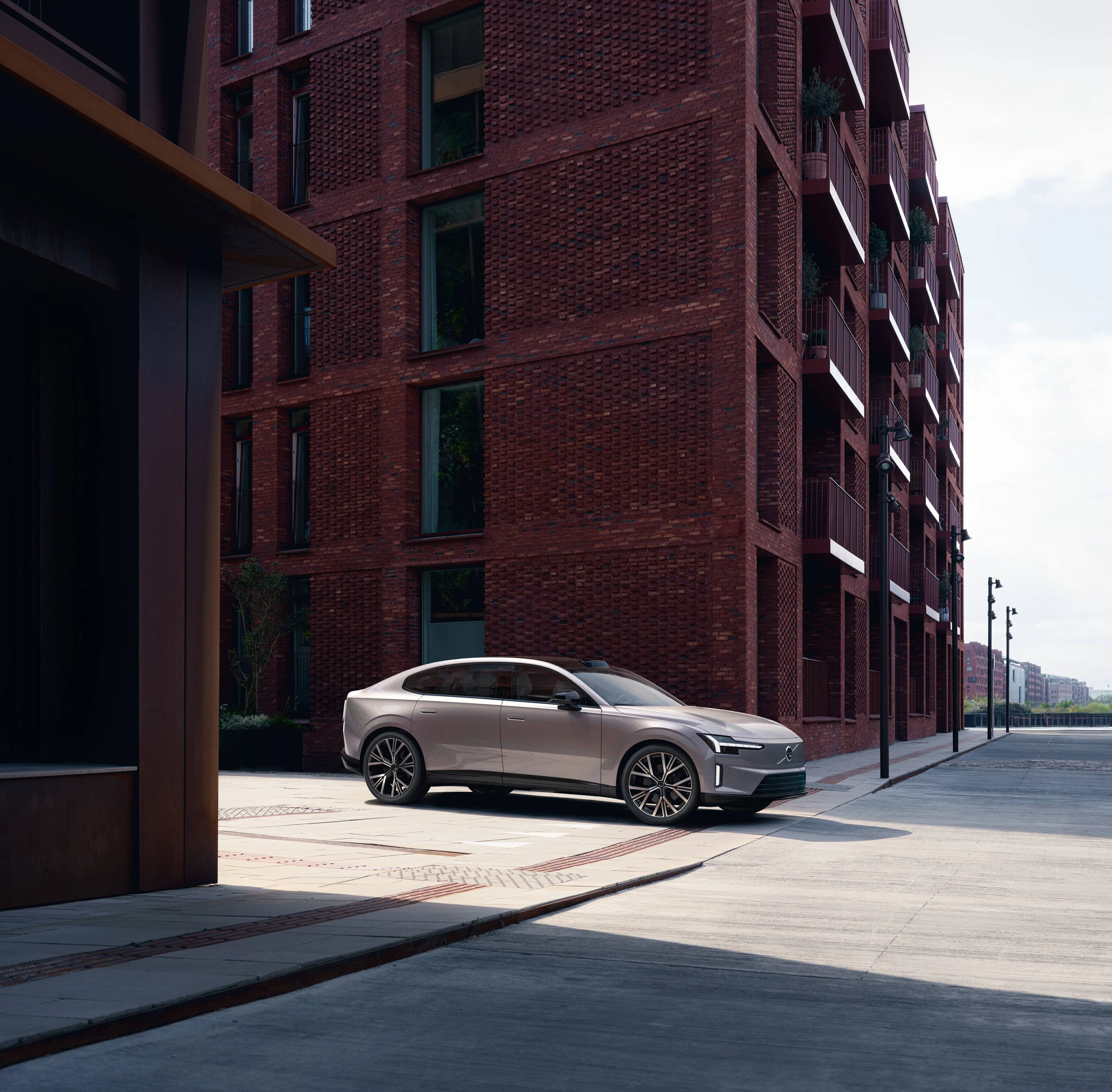 Volvo ES90 Single Motor Extended Range exterior view