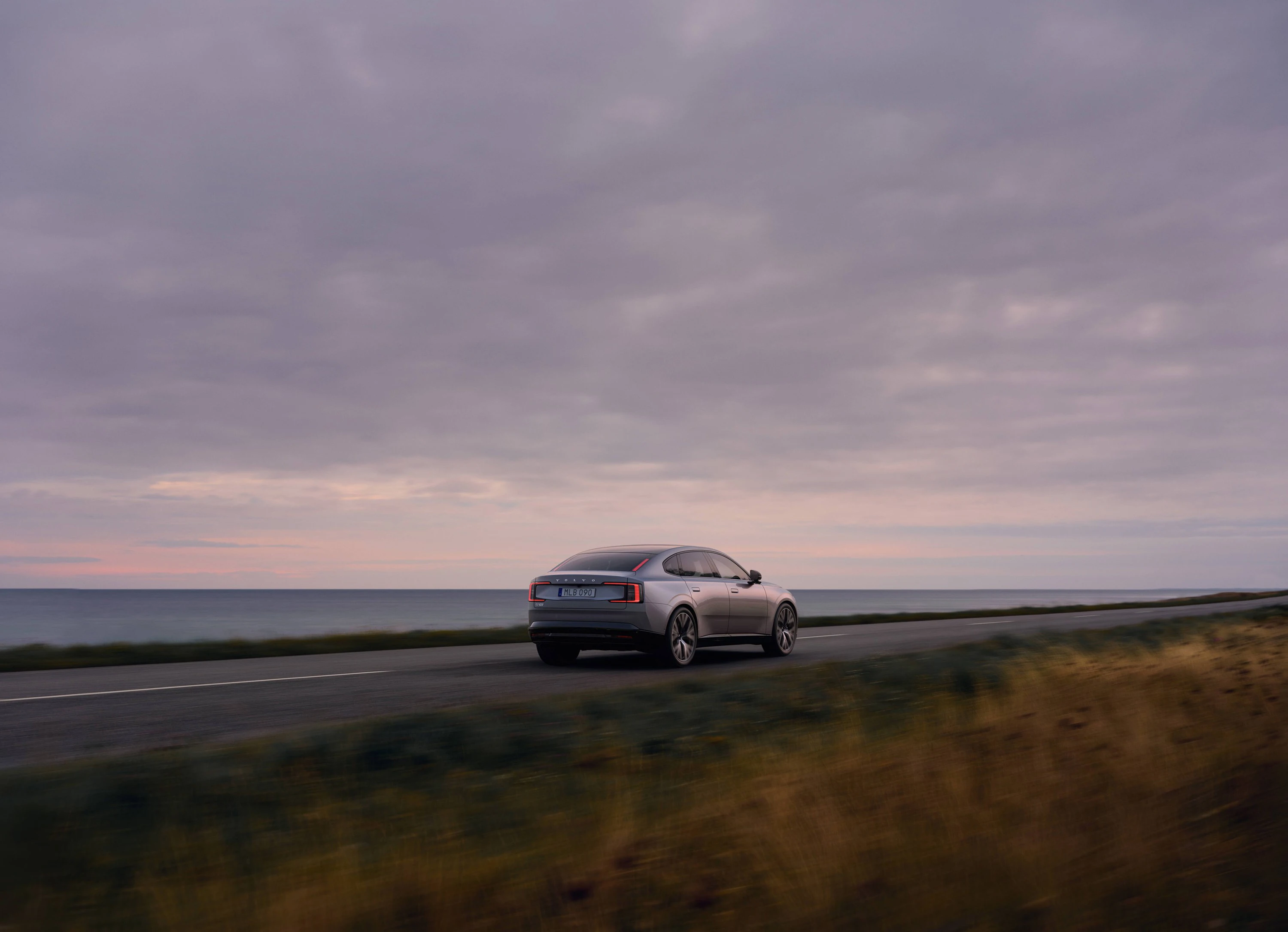 Volvo ES90 Single Motor Extended Range exterior view