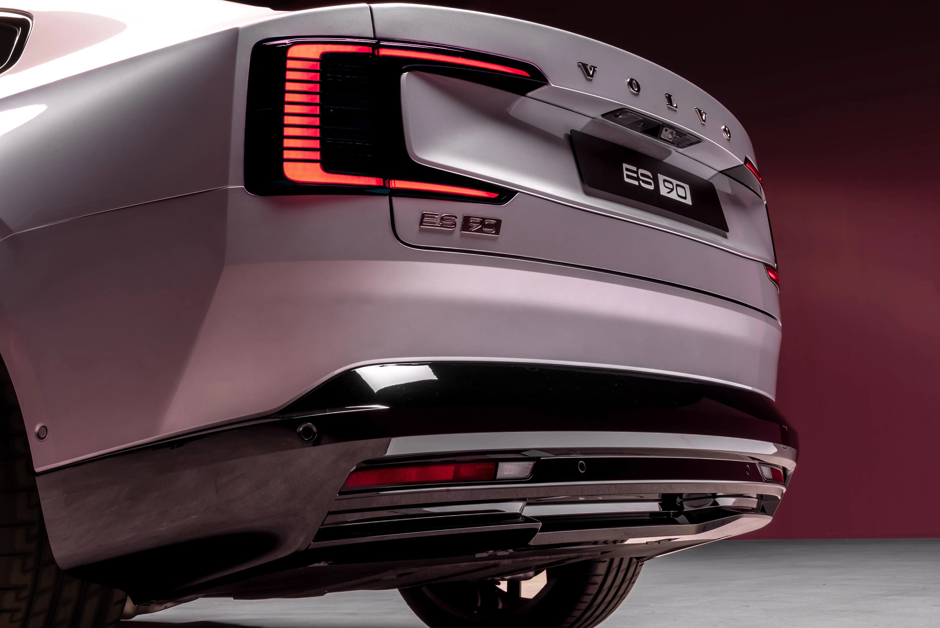 Volvo ES90 Twin Motor details view