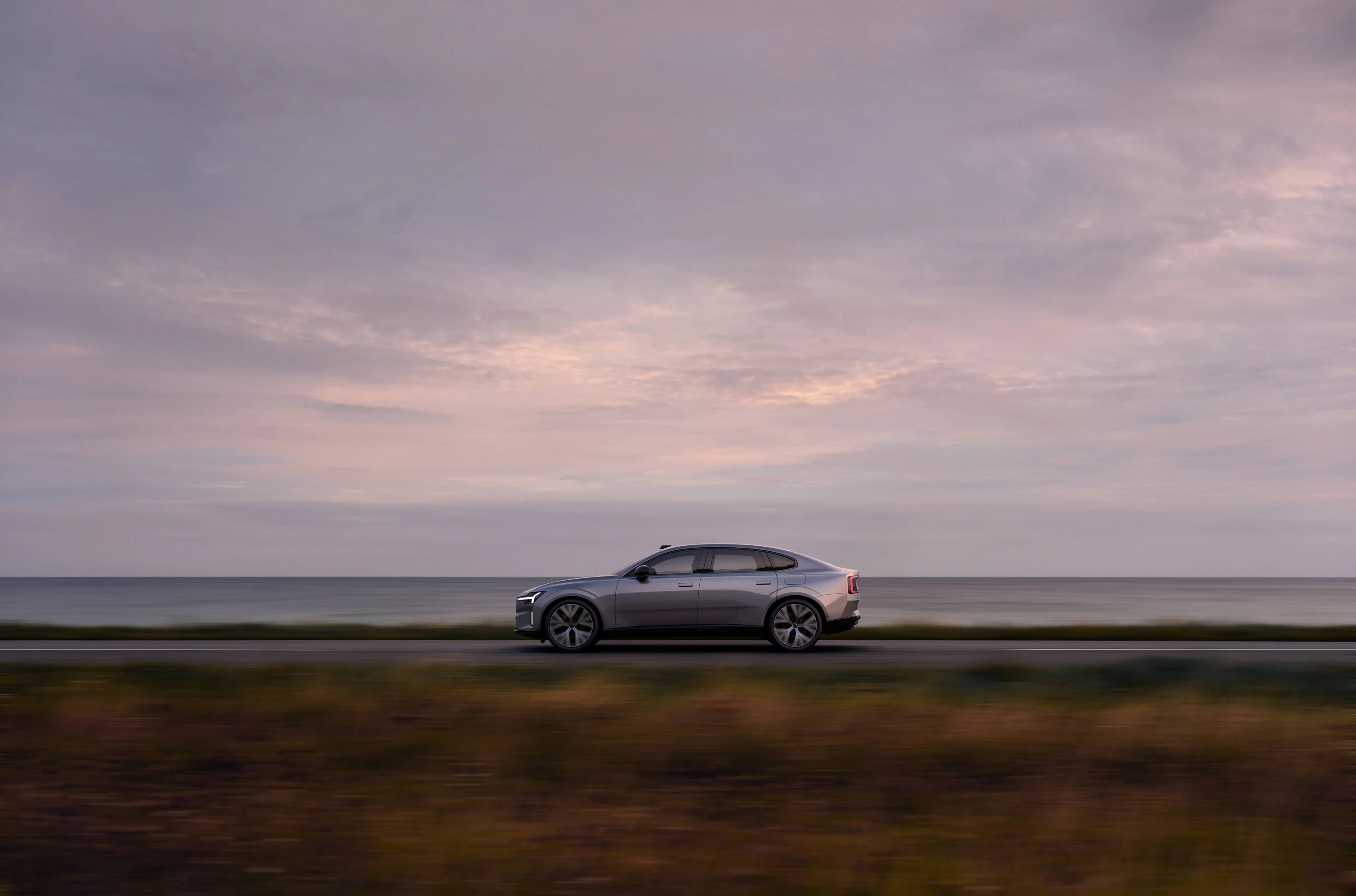 Volvo ES90 Twin Motor exterior view
