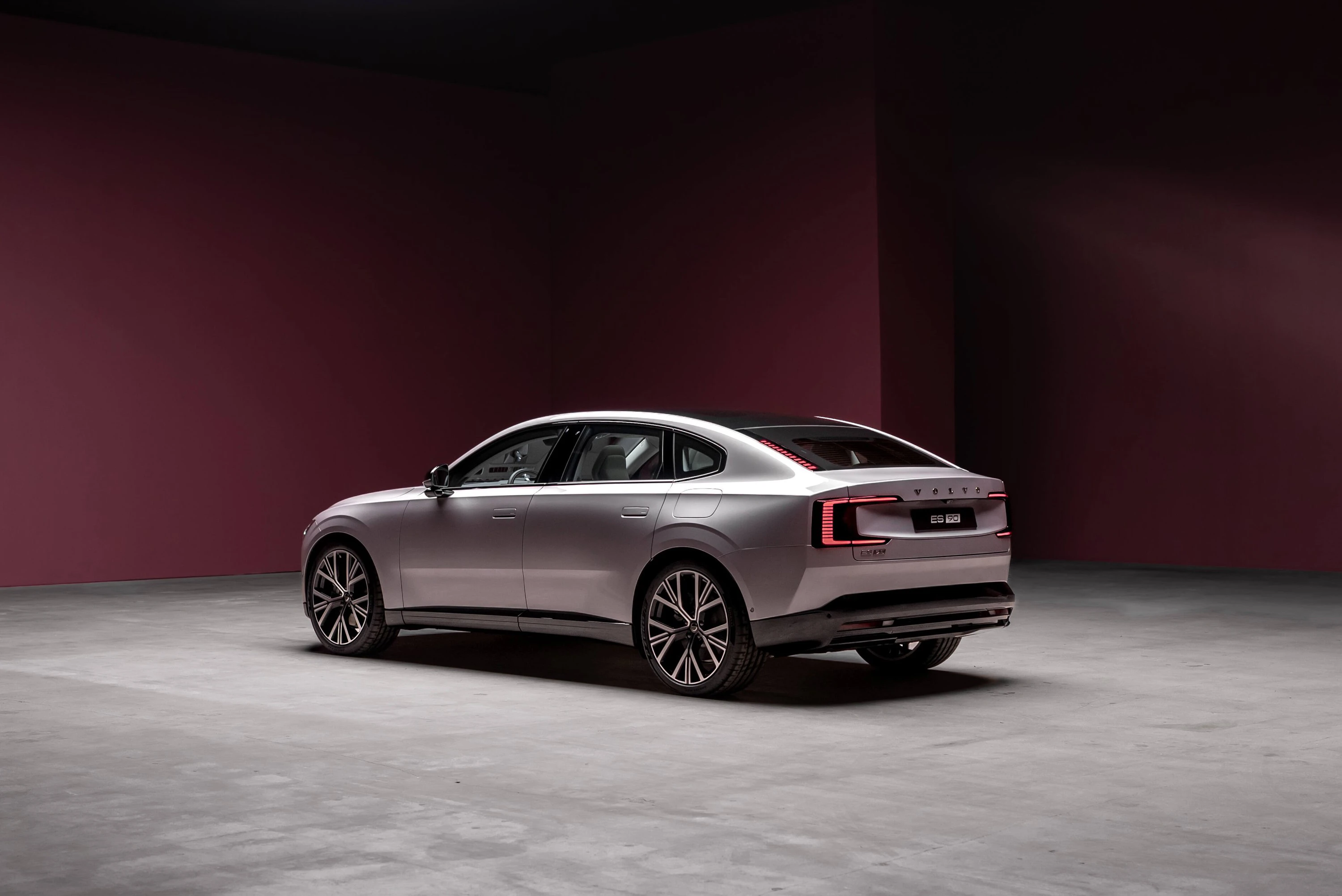 Volvo ES90 Twin Motor exterior view