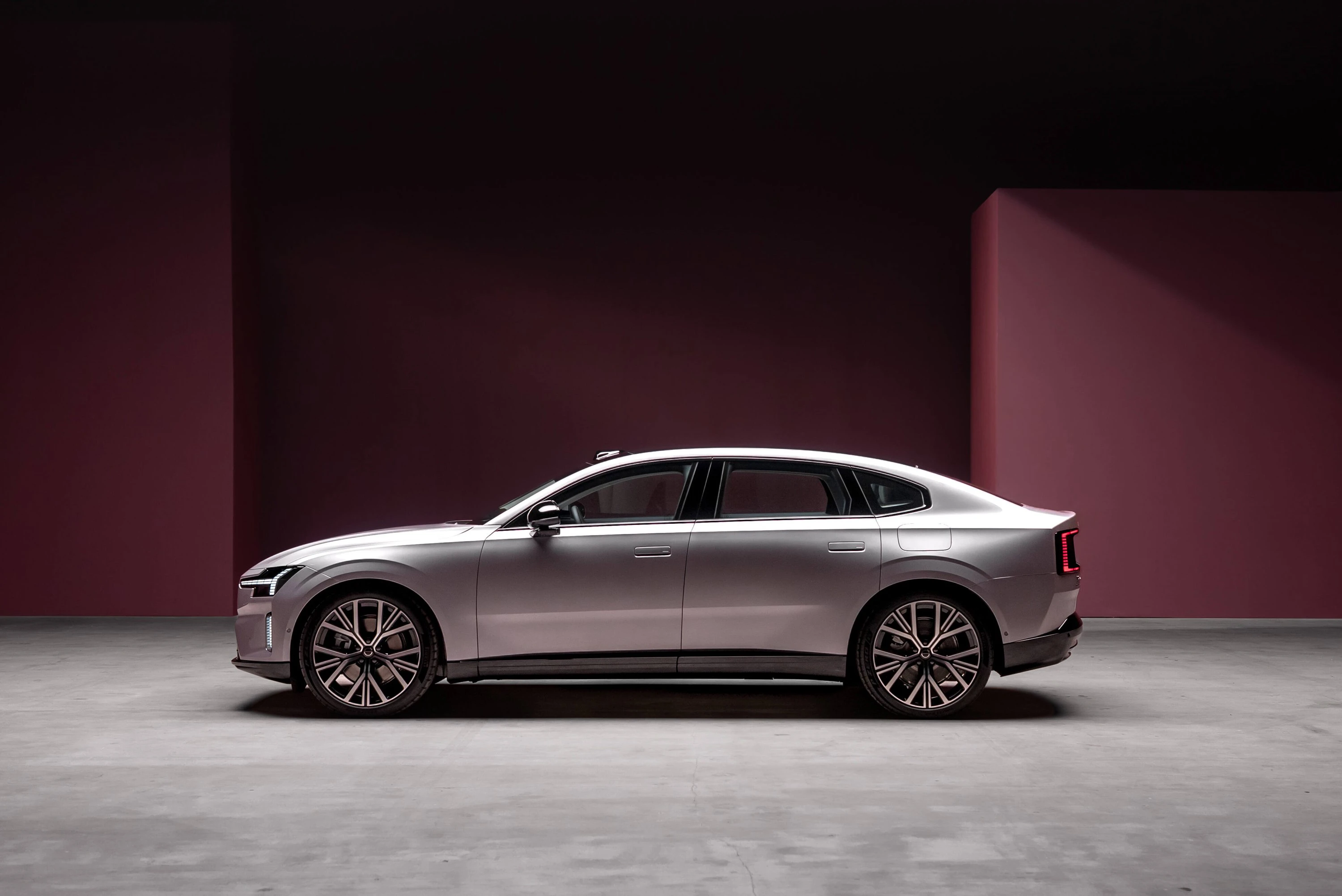 Volvo ES90 Twin Motor exterior view