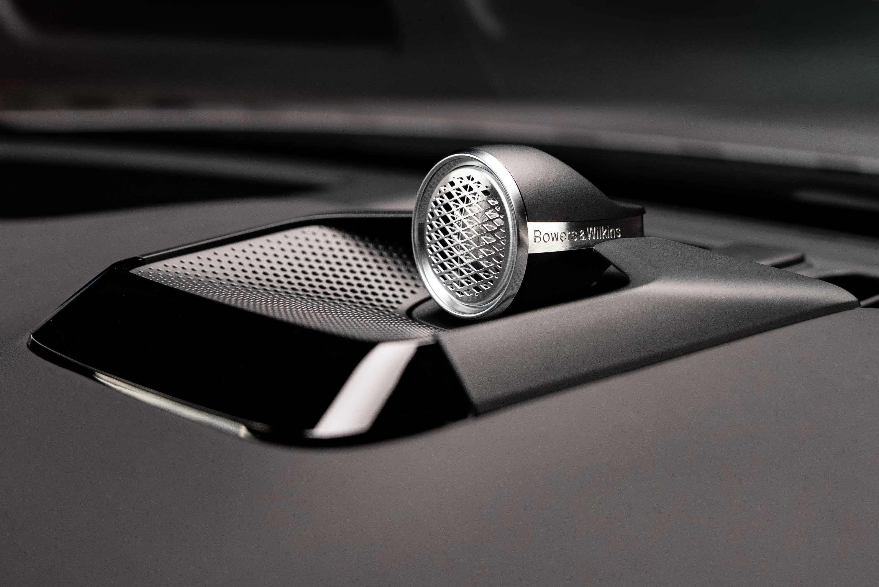 Volvo ES90 Twin Motor speakers view