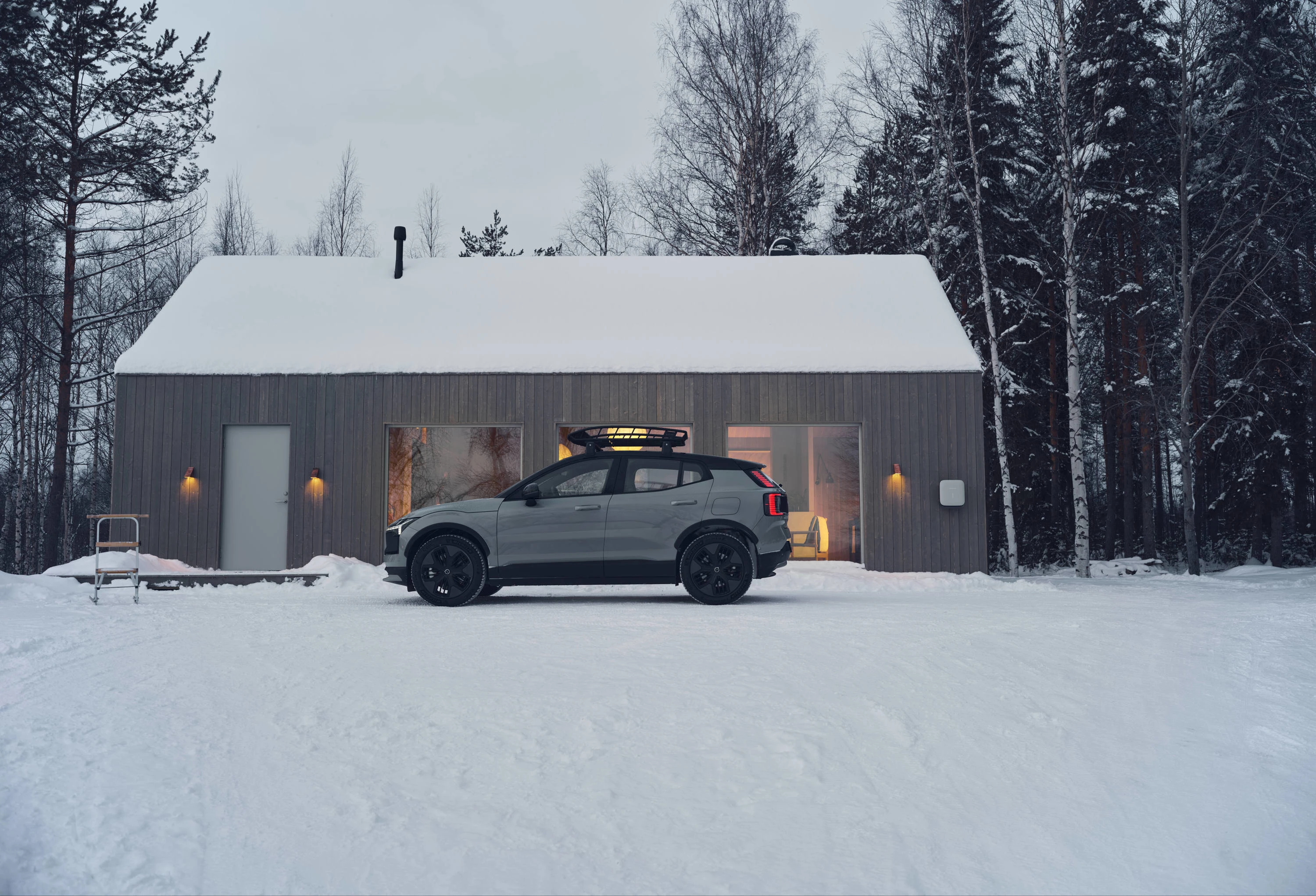 Volvo EX30 Cross Country P5 Long Range exterior view