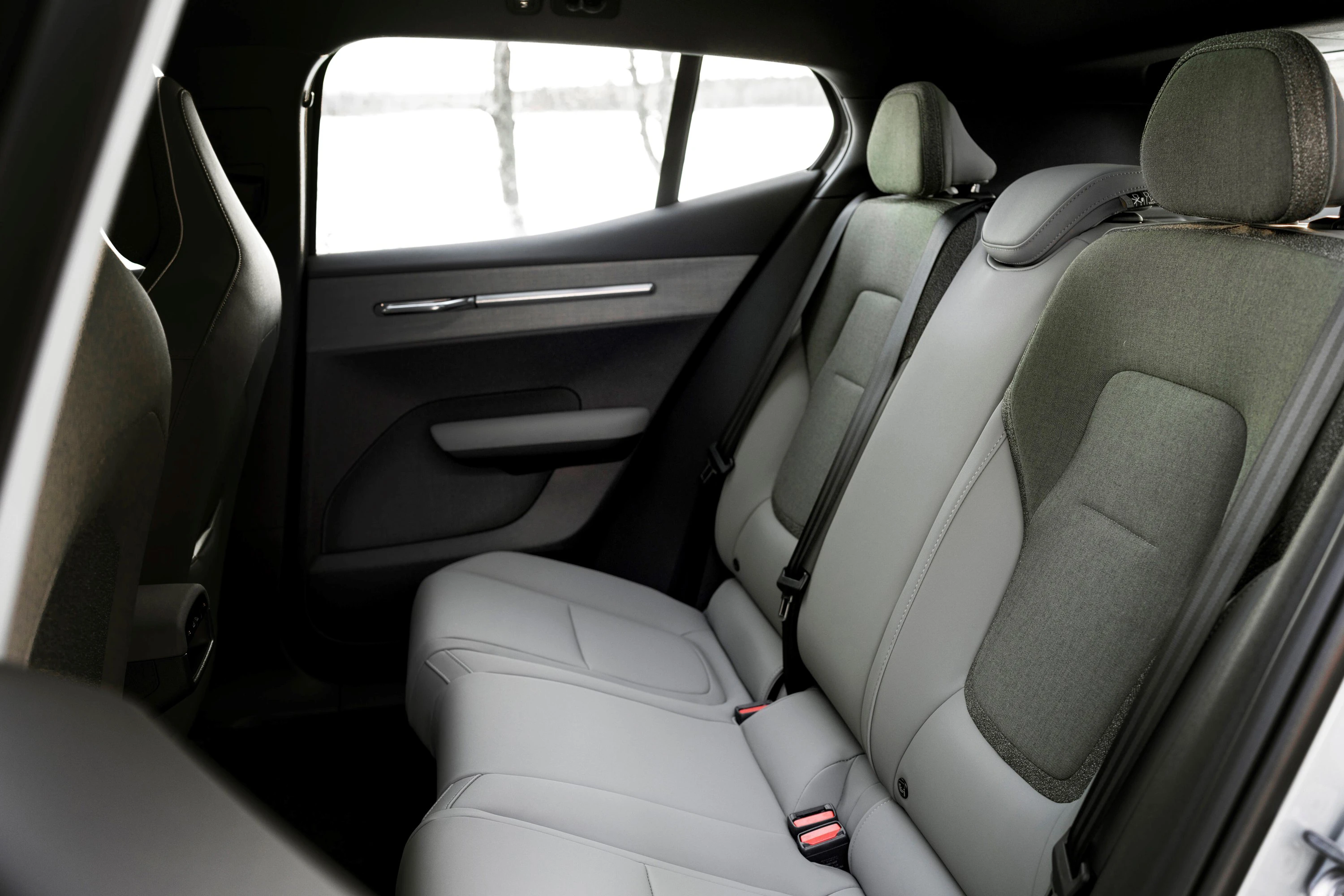 Volvo EX30 Cross Country P8 AWD secondrowseats view