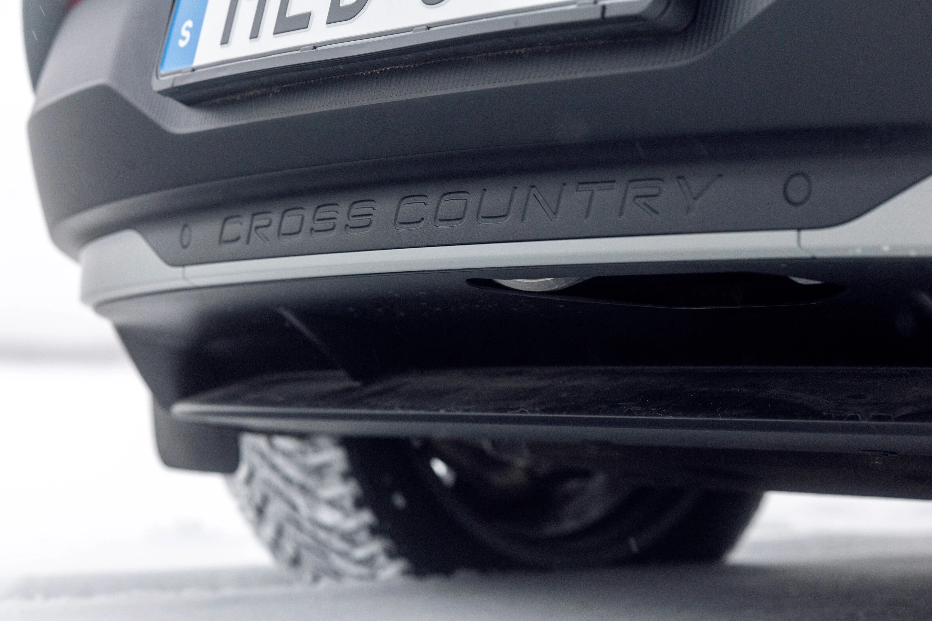 Volvo EX30 Cross Country P8 AWD details view