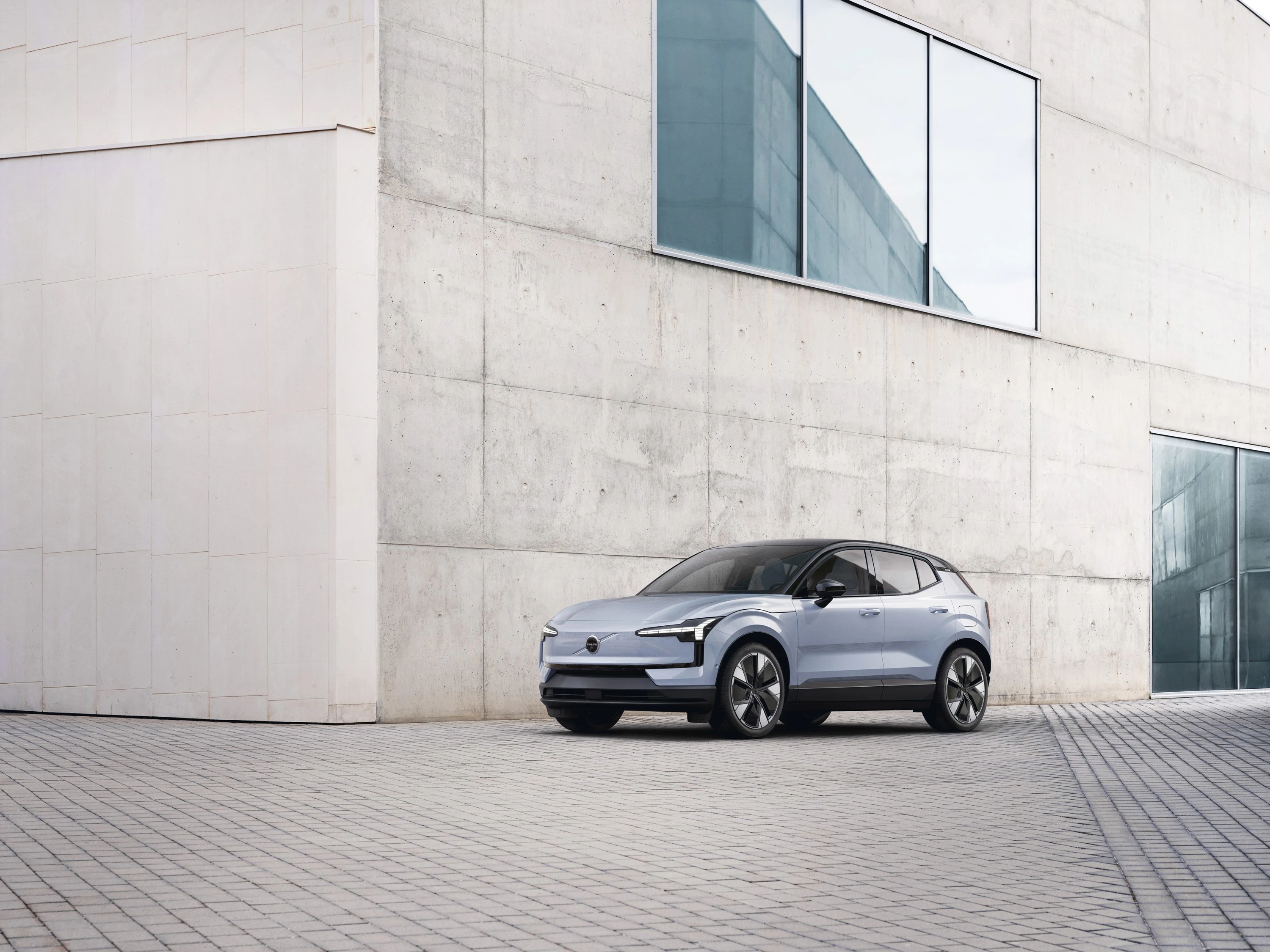 Volvo EX30 P3 Long Range exterior view