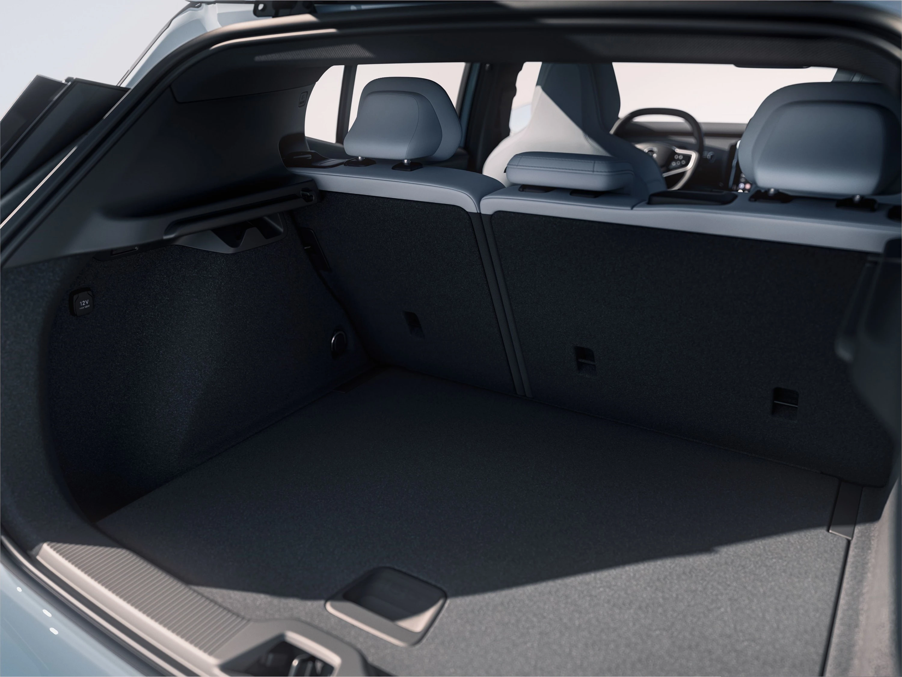 Volvo EX30 P3 Long Range trunk view