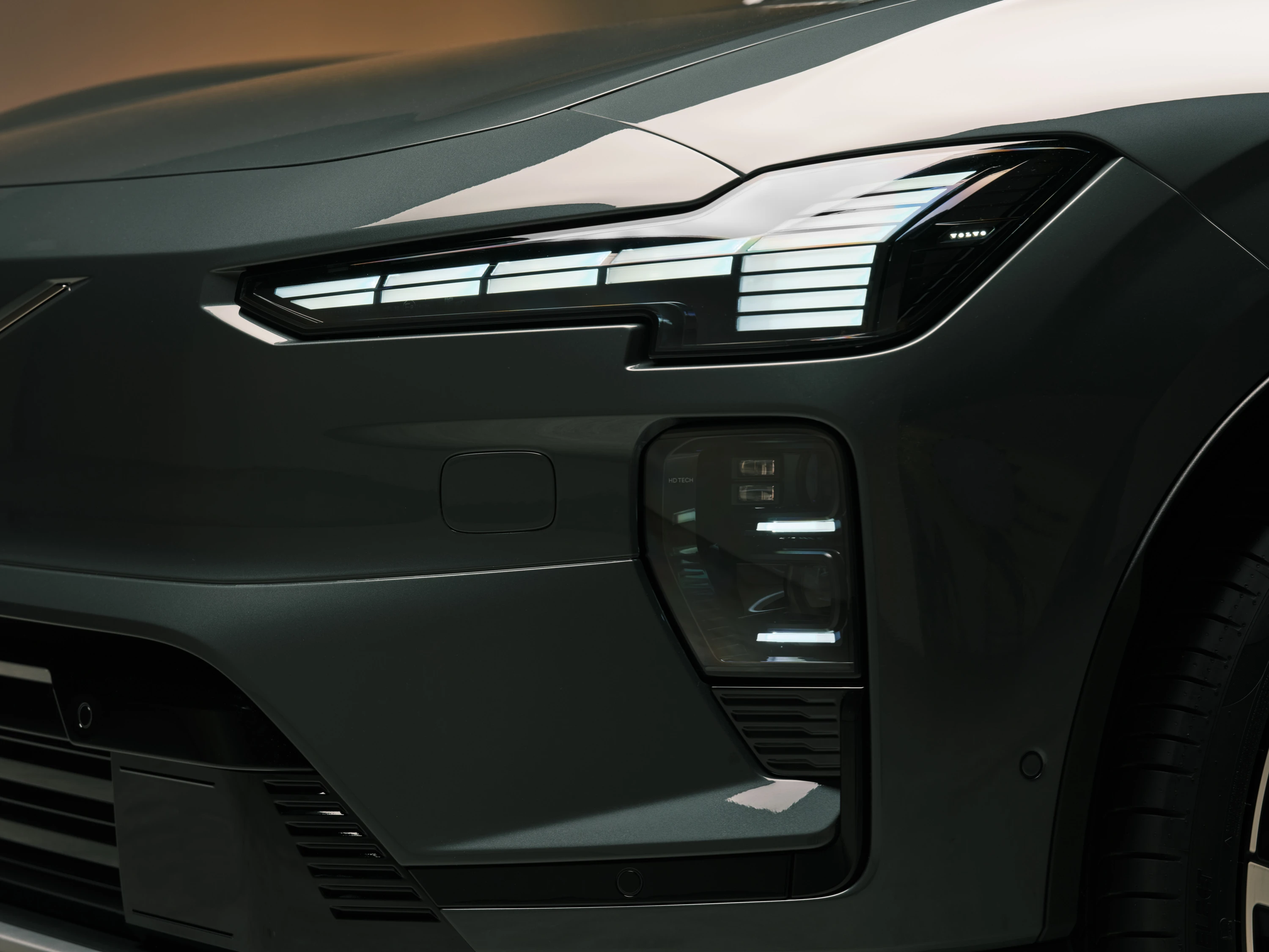 Volvo EX60 P6 Electric headlights view