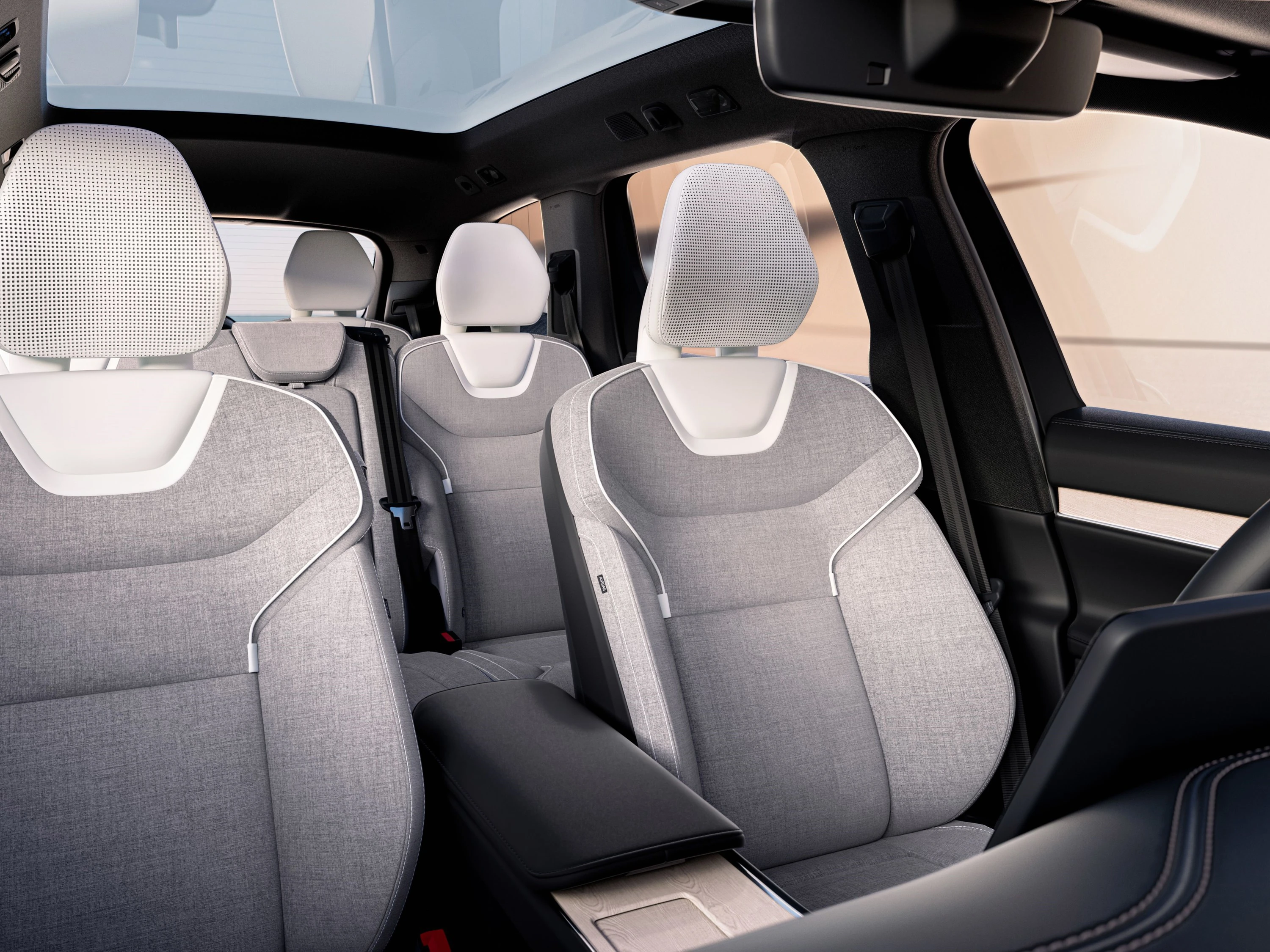 Volvo EX90 Single Motor frontseats view