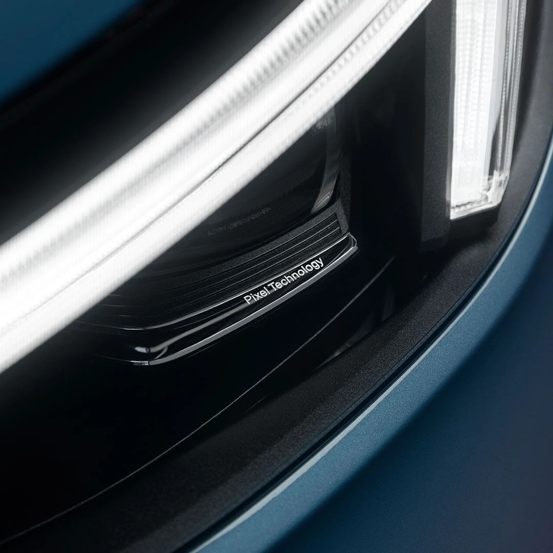 Volvo XC40 Recharge Twin Motor headlights view
