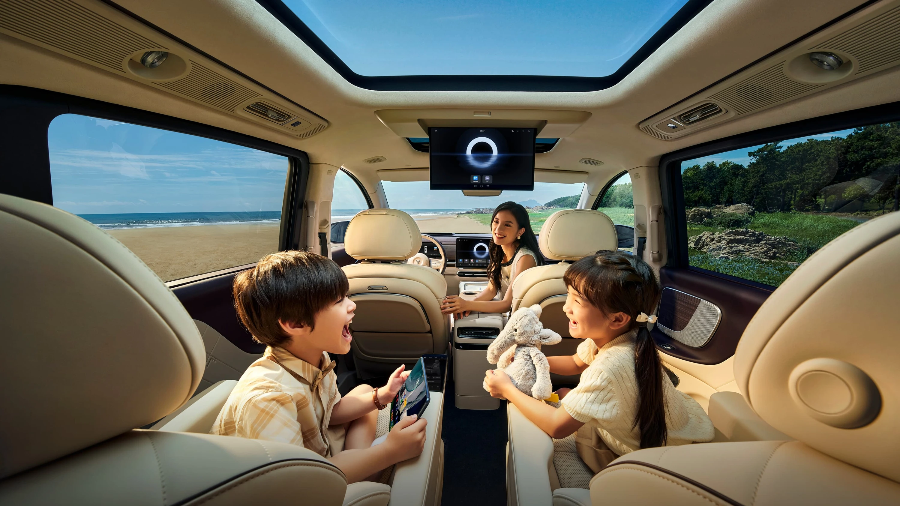 Voyah Dream Ultra Long Range AWD lifestyle view